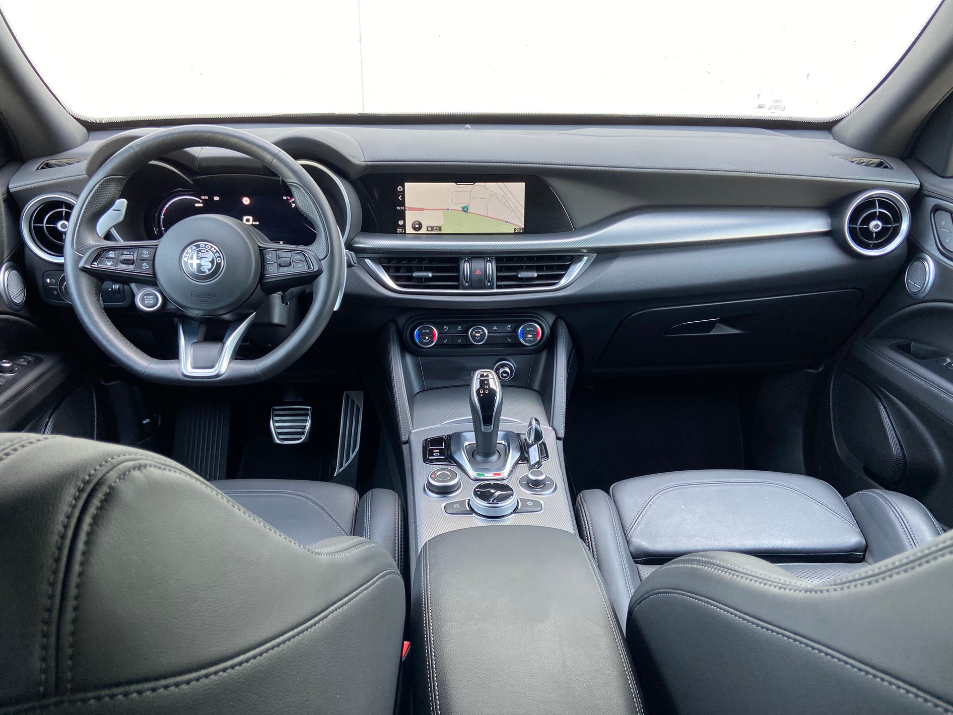 ALFA ROMEO Stelvio 2.2 JTDM Veloce Pack Premium Q4 AT8-image-2
