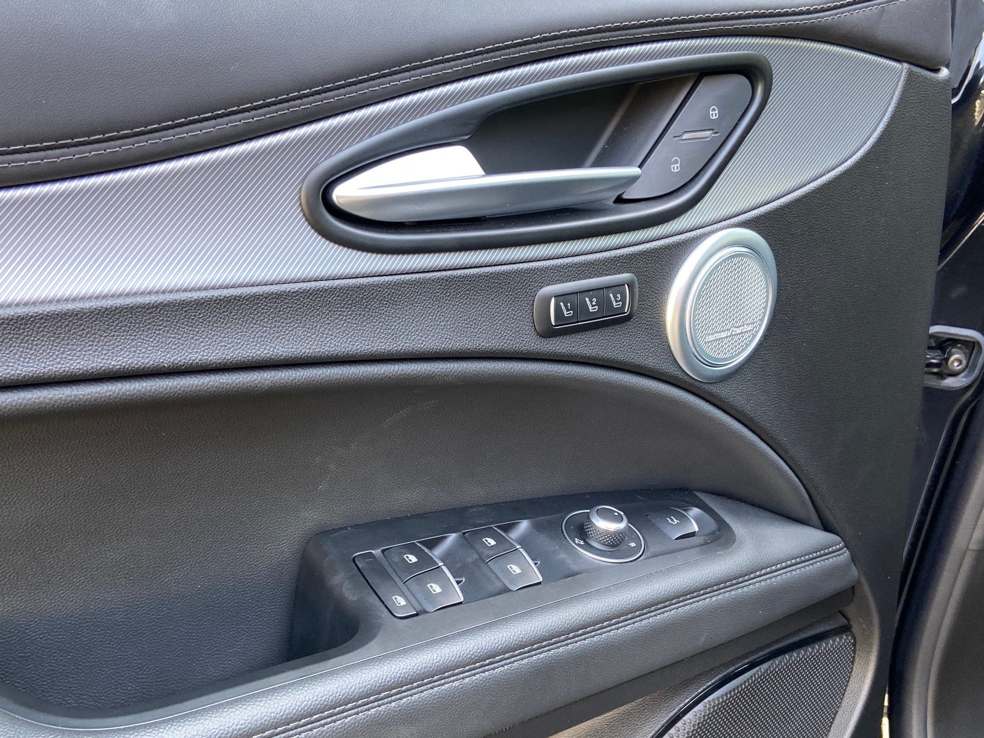 ALFA ROMEO Stelvio 2.2 JTDM Veloce Pack Premium Q4 AT8-image-8