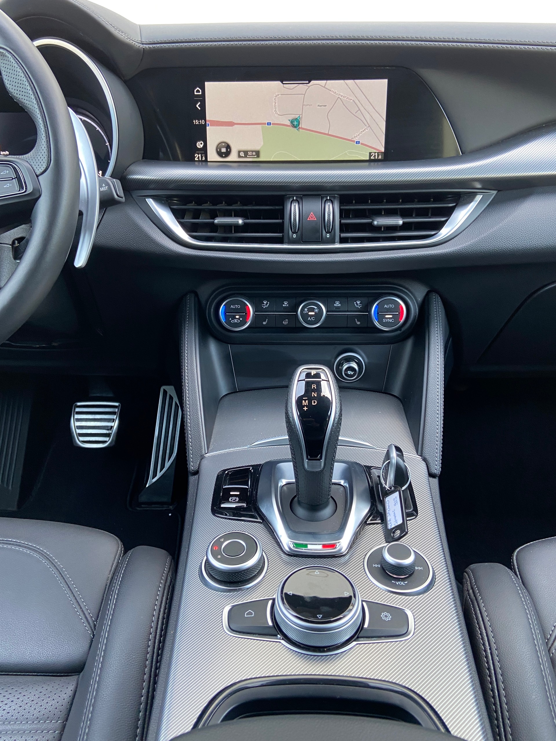 ALFA ROMEO Stelvio 2.2 JTDM Veloce Pack Premium Q4 AT8-image-11