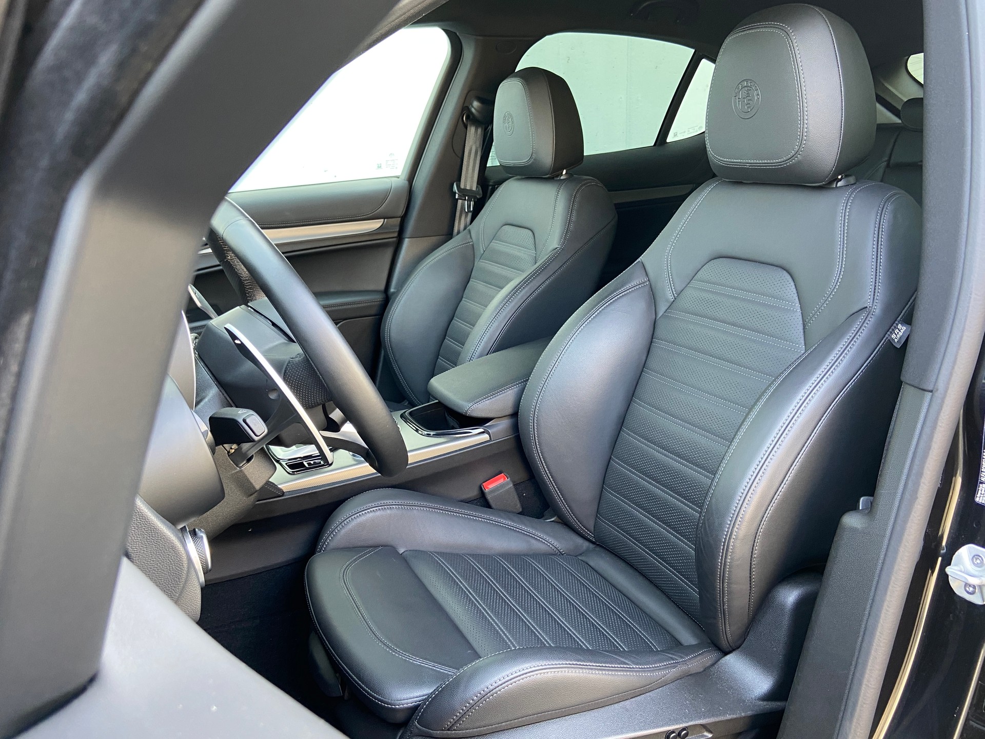 ALFA ROMEO Stelvio 2.2 JTDM Veloce Pack Premium Q4 AT8-image-5