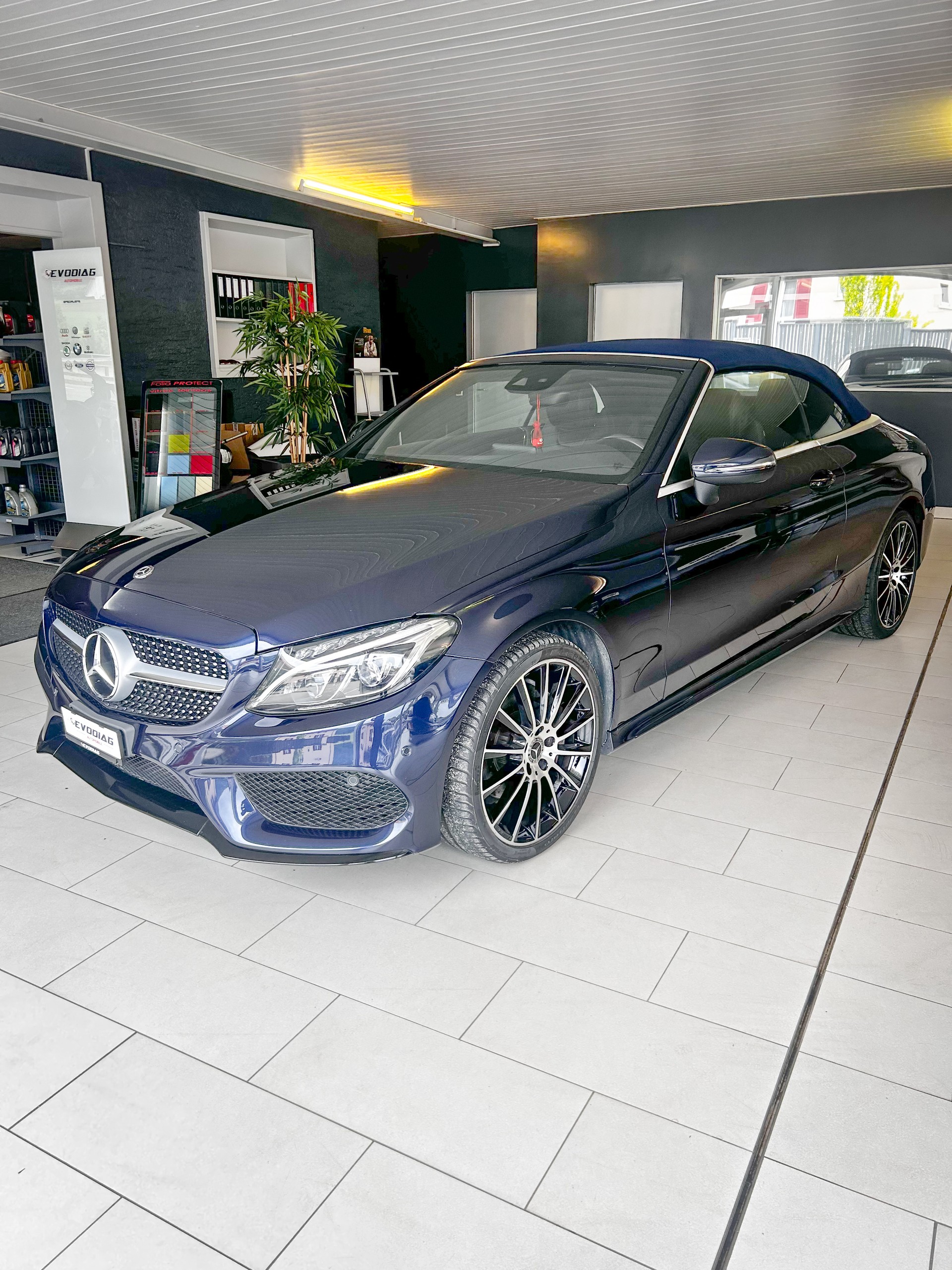MERCEDES-BENZ C 200 Cabriolet 4Matic 9G-Tronic-image-2