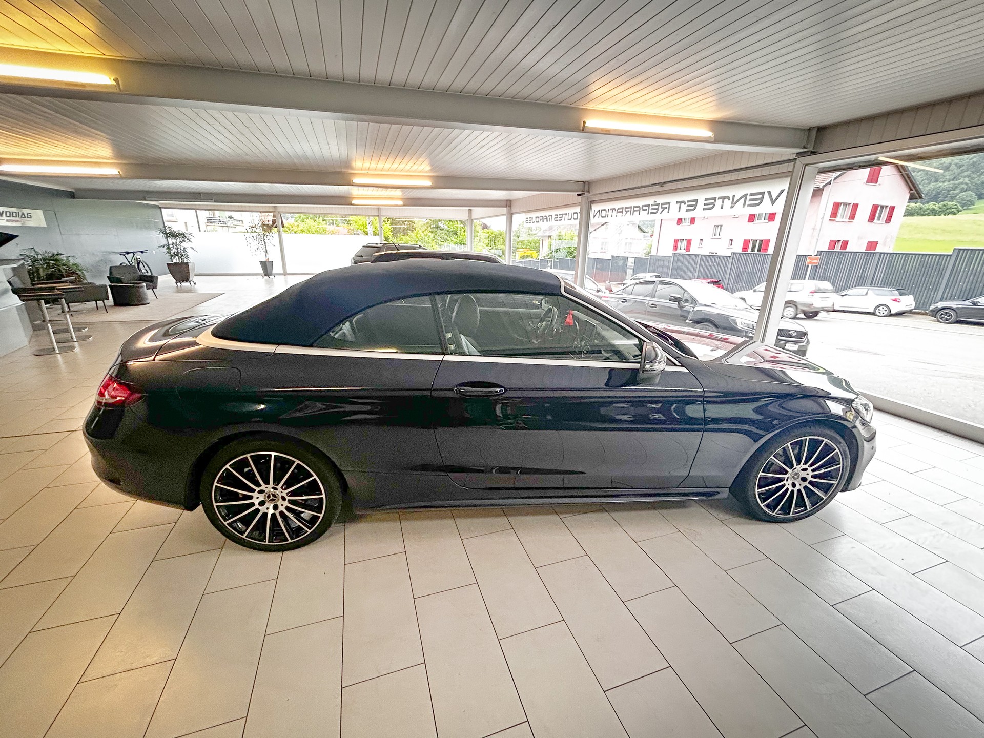 MERCEDES-BENZ C 200 Cabriolet 4Matic 9G-Tronic-image-7