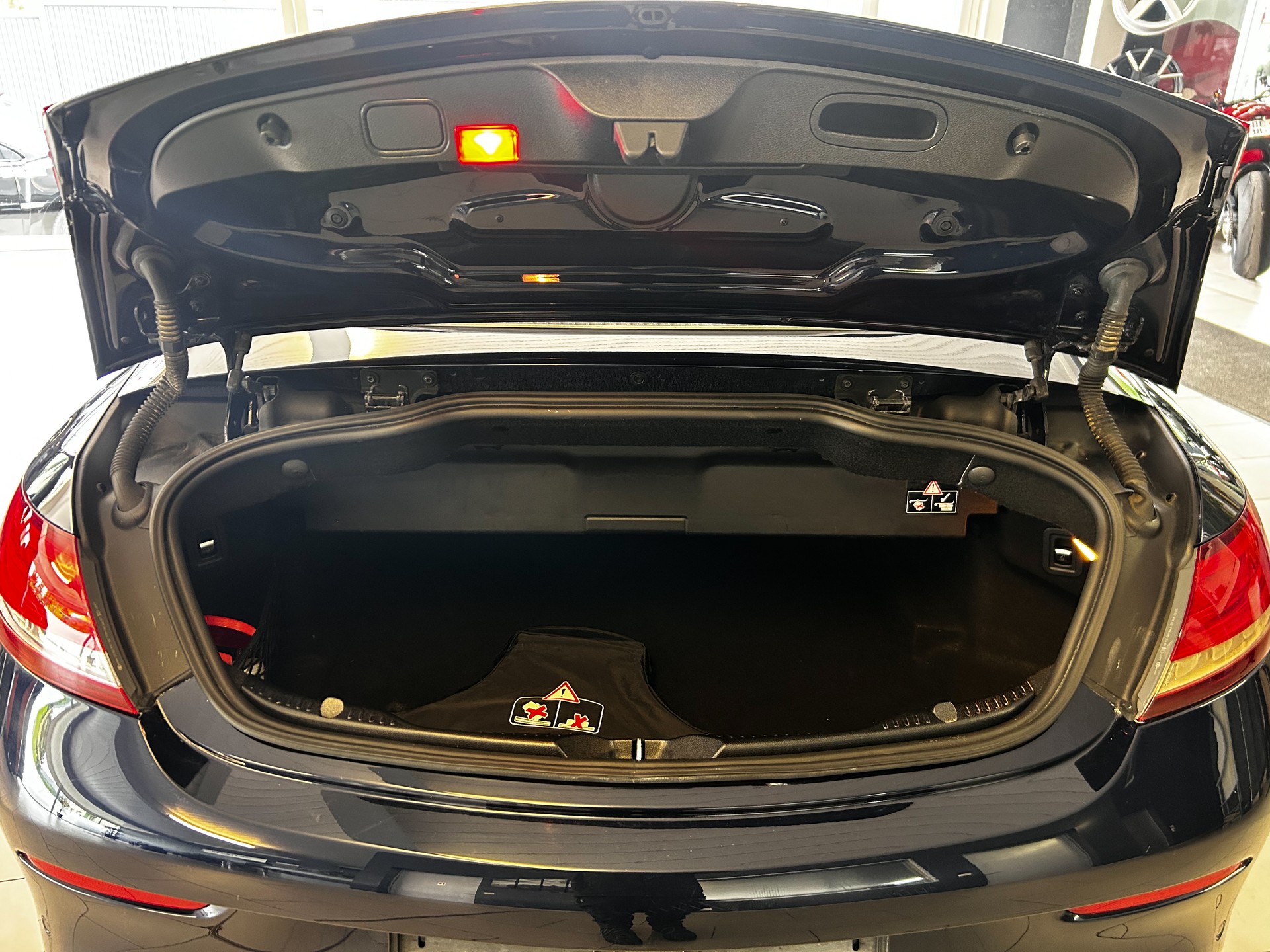MERCEDES-BENZ C 200 Cabriolet 4Matic 9G-Tronic-image-10