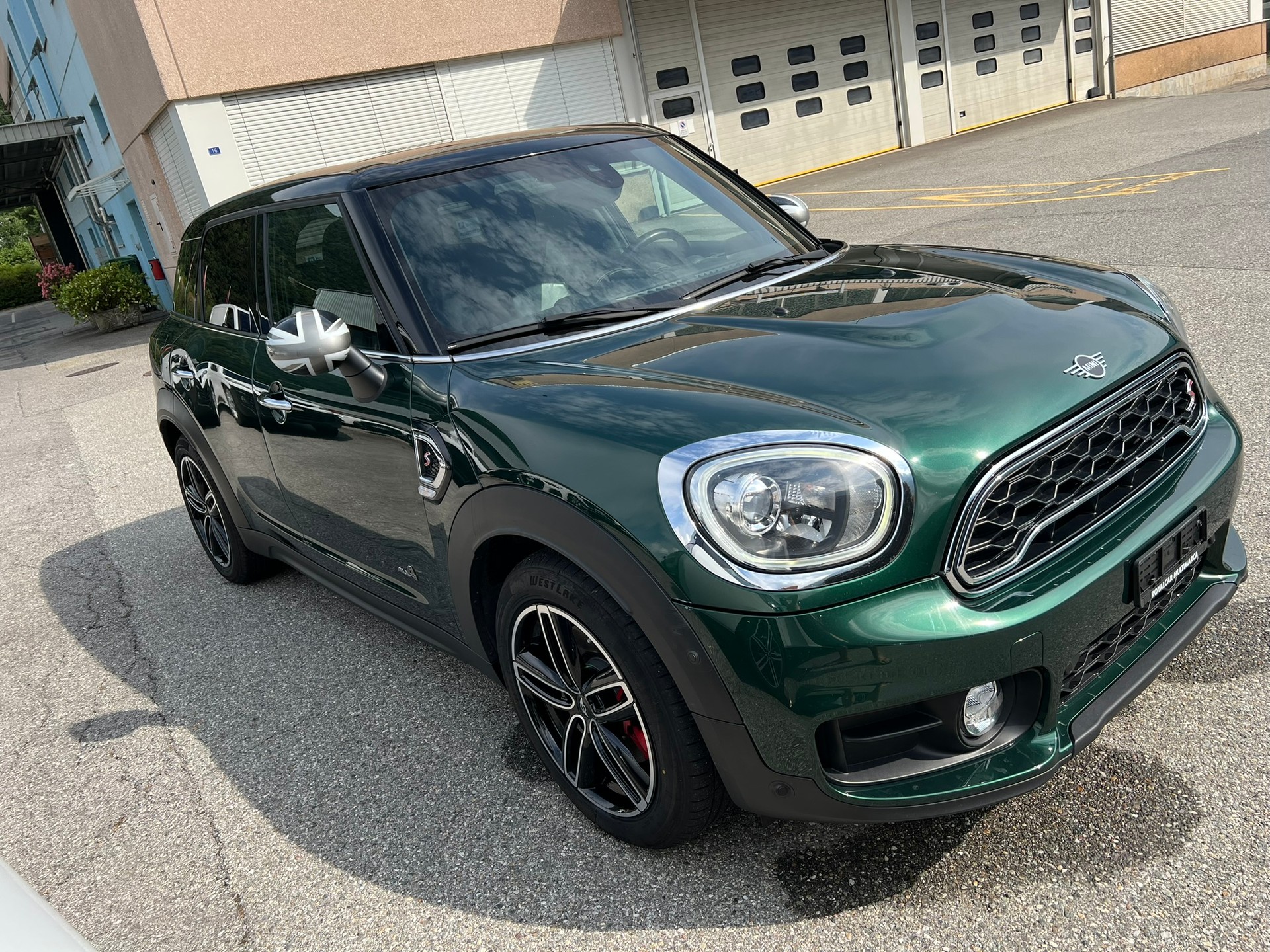 MINI COUNTRYMAN-image-1