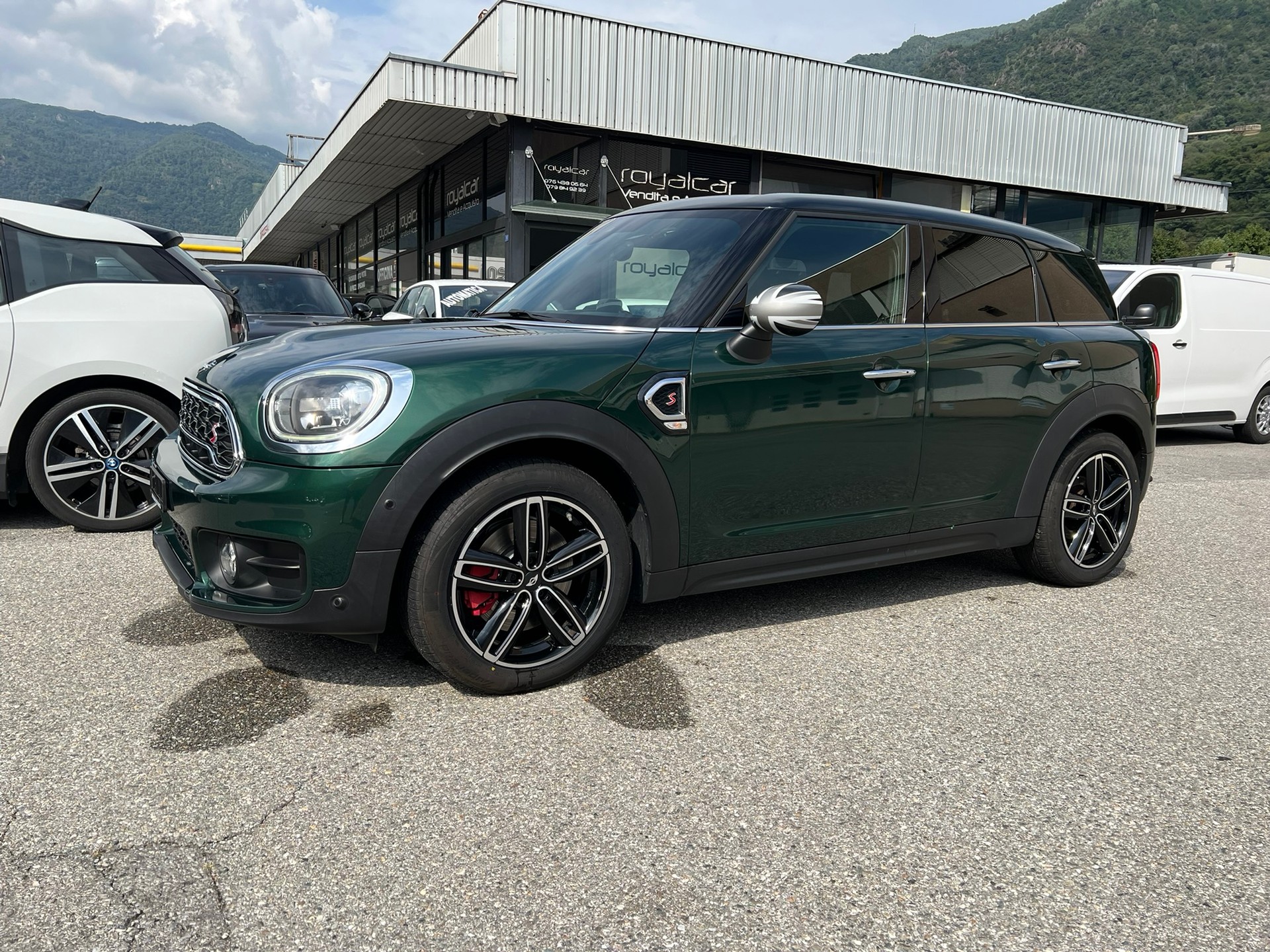 MINI COUNTRYMAN-image-0