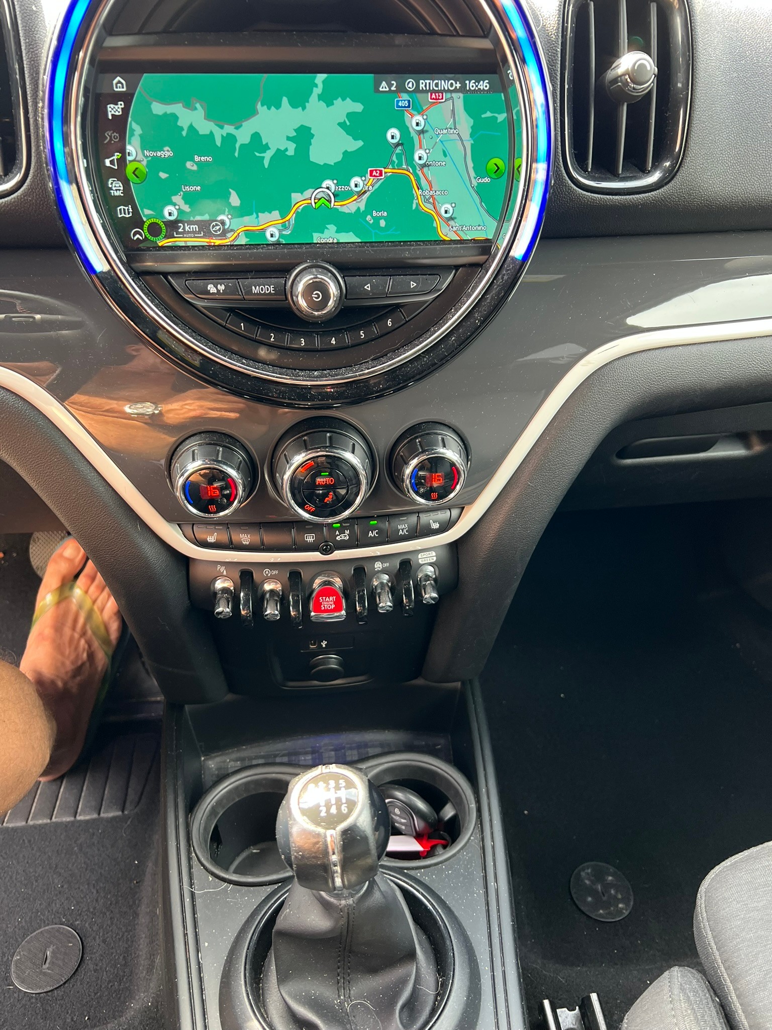 MINI COUNTRYMAN-image-8