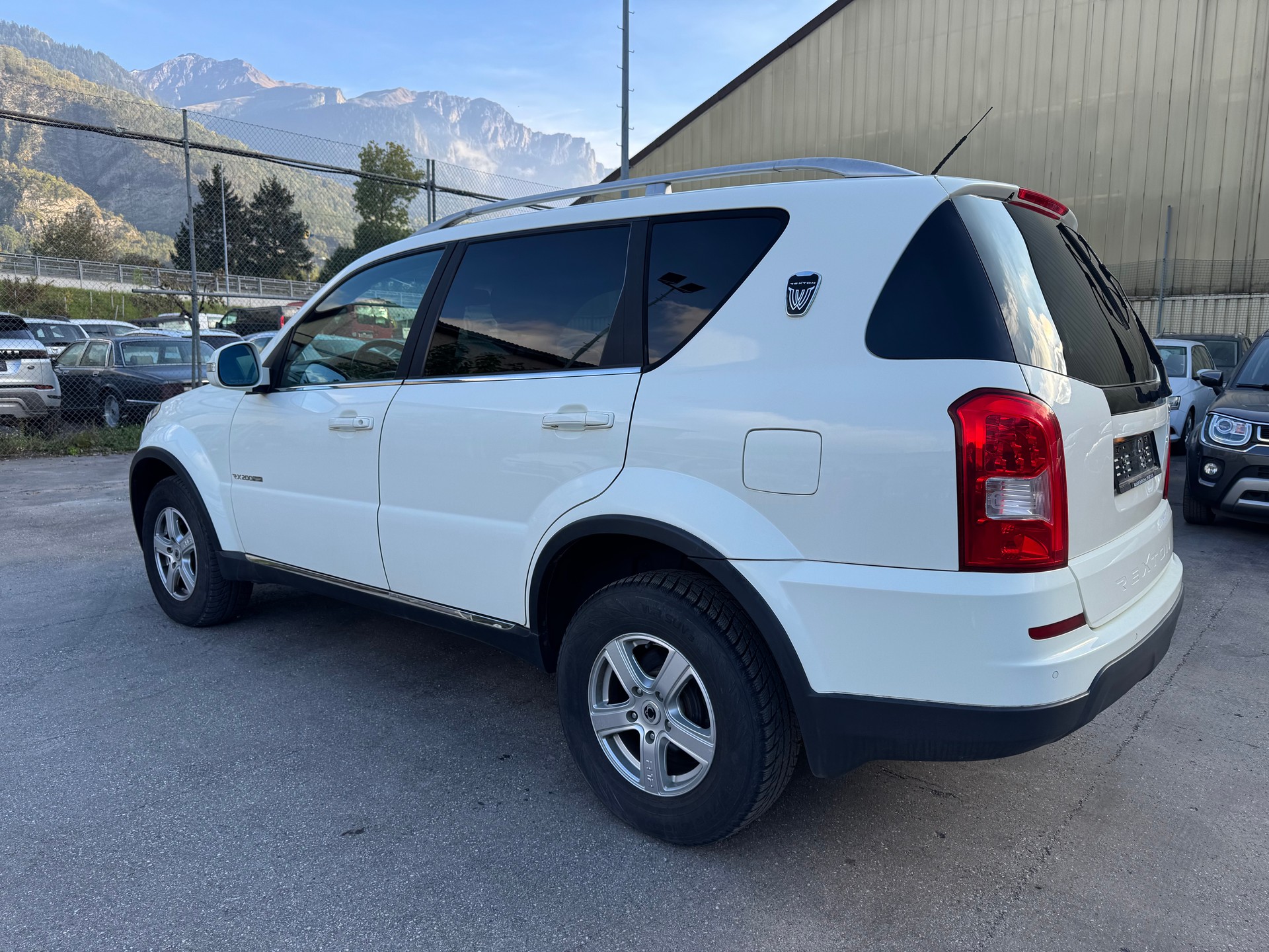 KGM-SsangYong Rexton RX200 e-XDi Sapphire 4WD Automatic-image-6