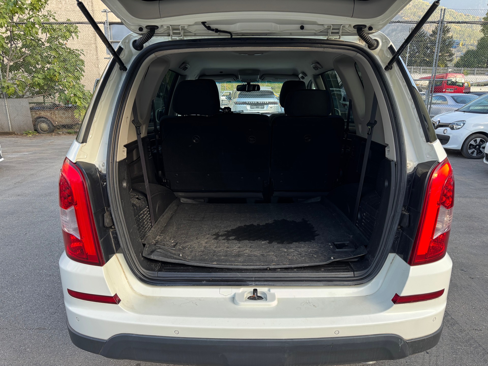KGM-SsangYong Rexton RX200 e-XDi Sapphire 4WD Automatic-image-5