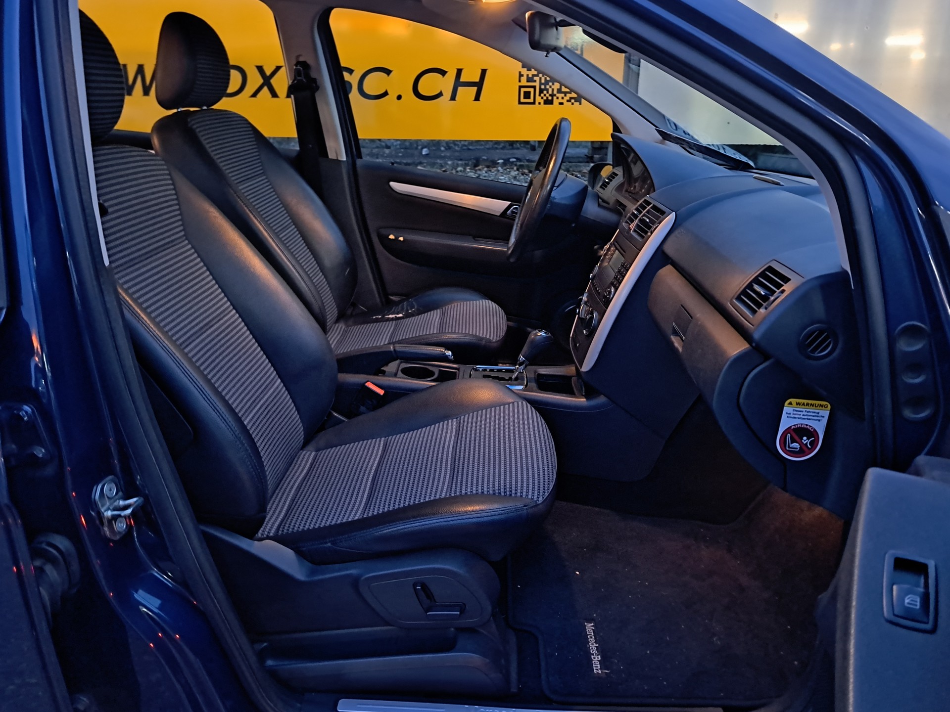 MERCEDES-BENZ A 200 Avantgarde-image-4