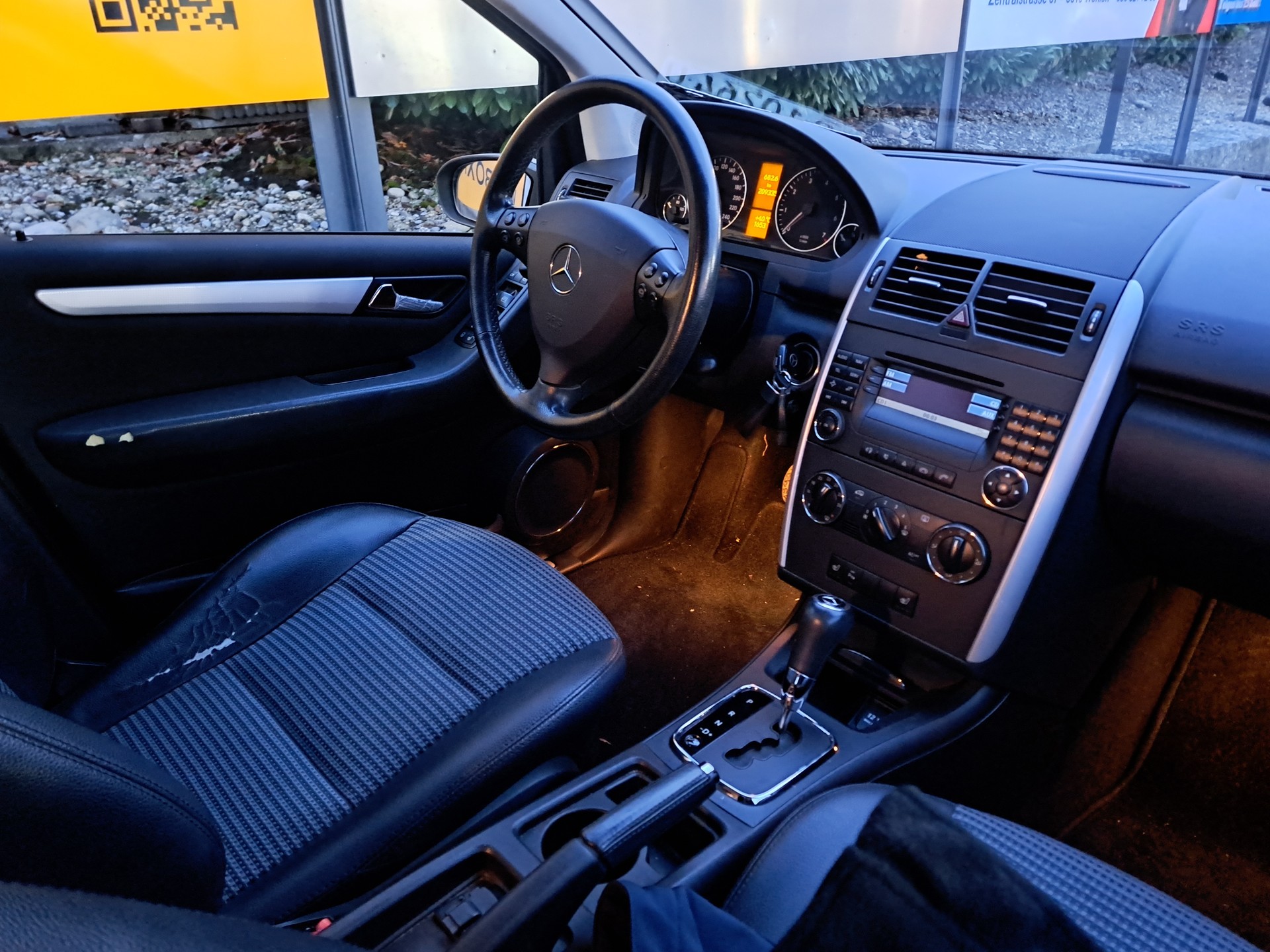 MERCEDES-BENZ A 200 Avantgarde-image-2