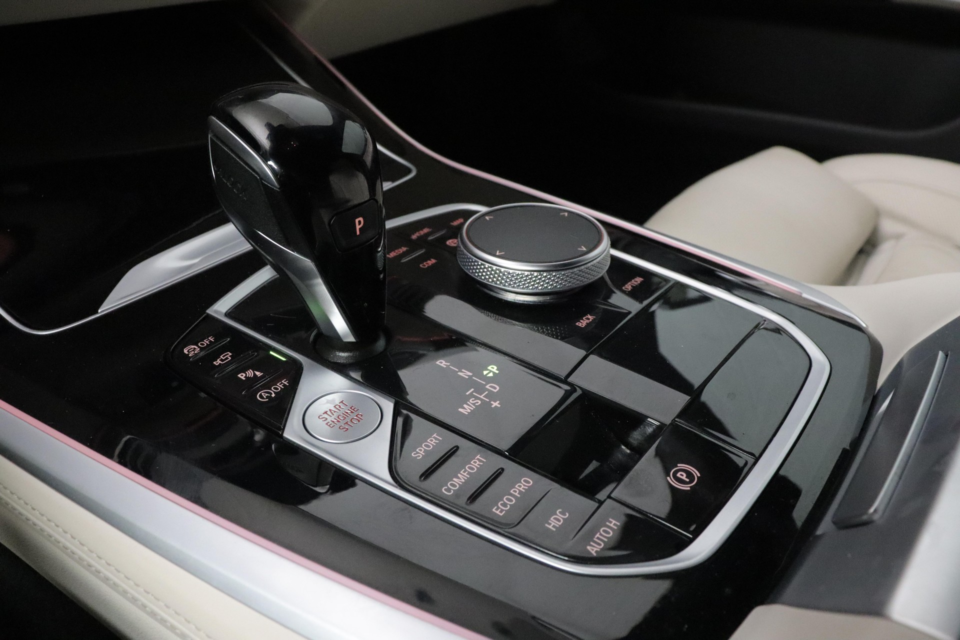BMW X5 M50i xDrive-image-15