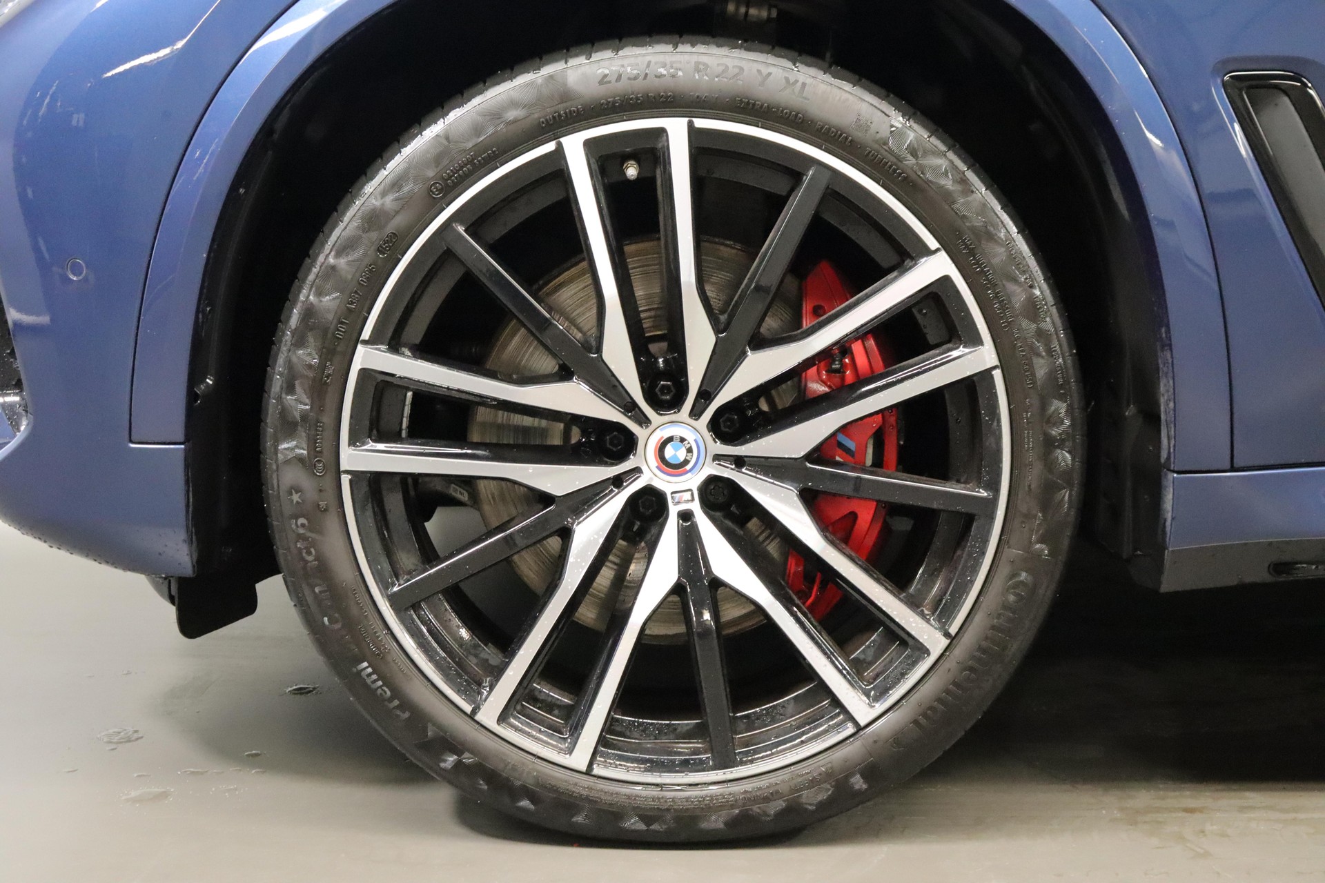 BMW X5 M50i xDrive-image-12