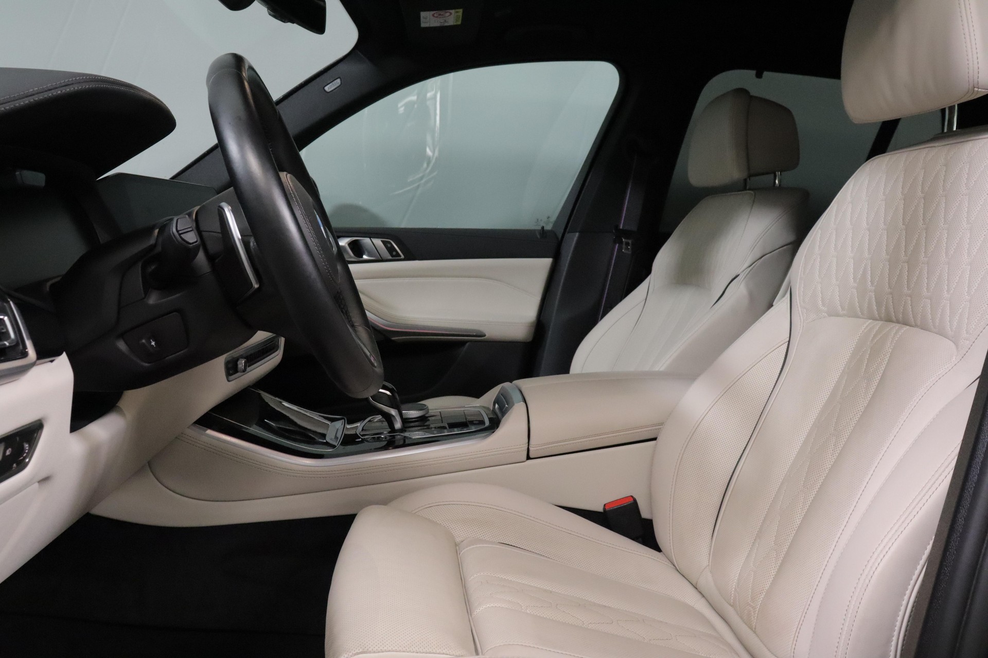 BMW X5 M50i xDrive-image-2