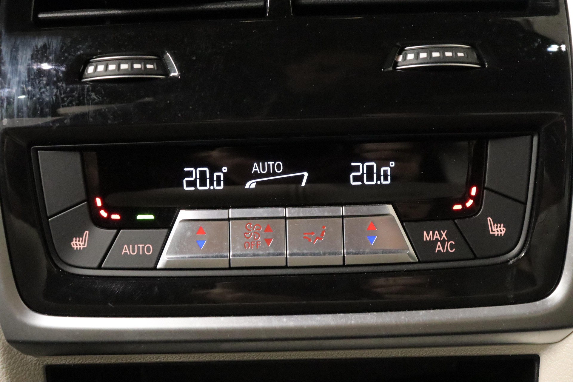 BMW X5 M50i xDrive-image-18