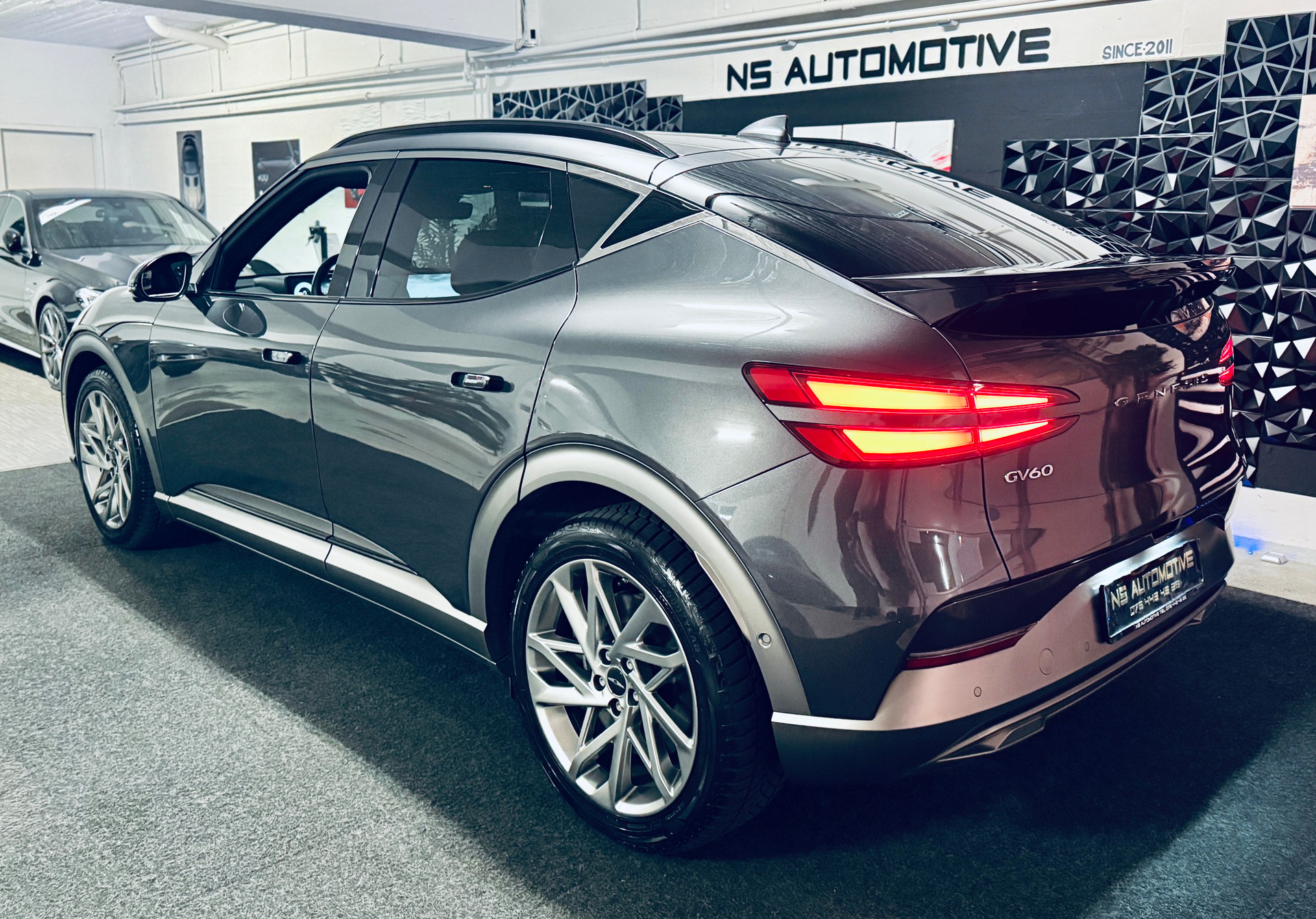 GENESIS GV60 77.4 kWh Sport AWD-image-5