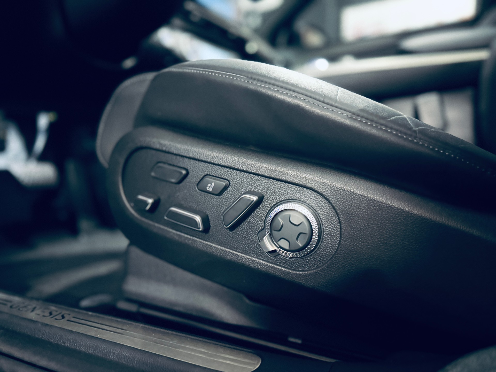GENESIS GV60 77.4 kWh Sport AWD-image-26