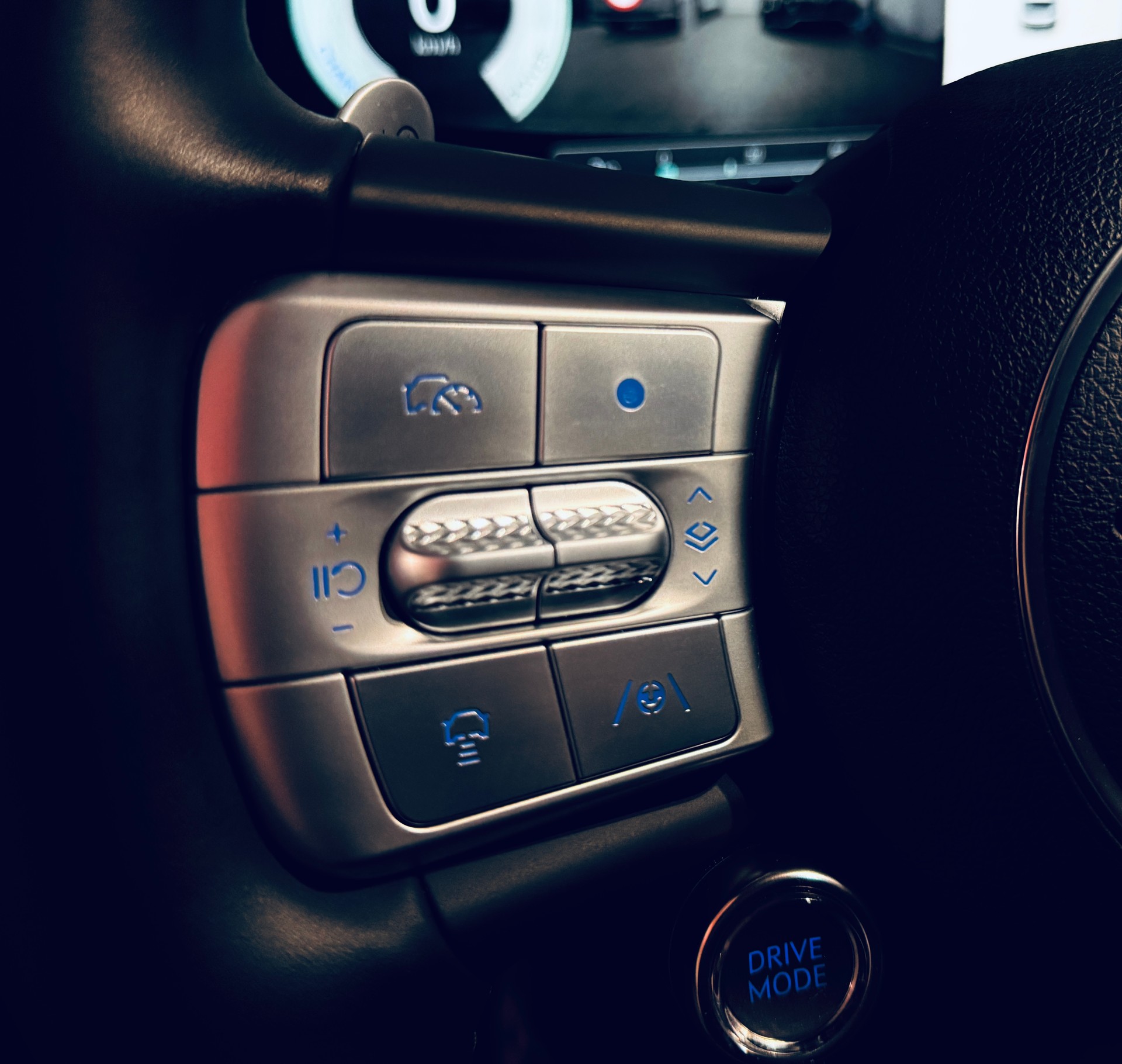 GENESIS GV60 77.4 kWh Sport AWD-image-22