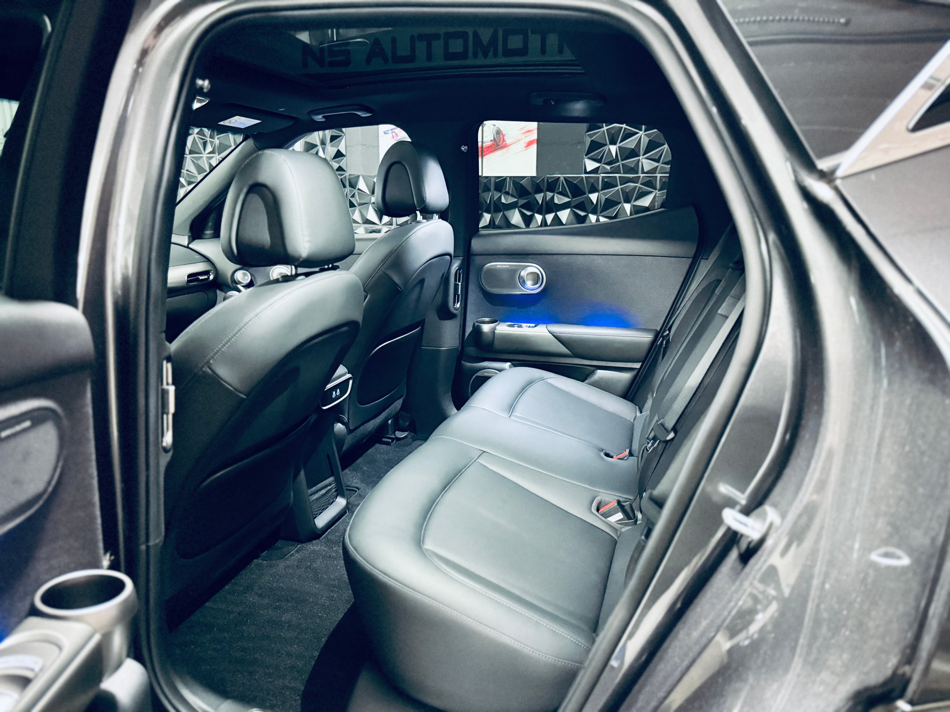GENESIS GV60 77.4 kWh Sport AWD-image-29
