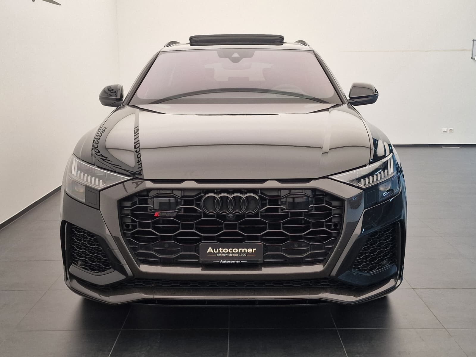 AUDI RSQ8 quattro tiptronic-showroom-element-3