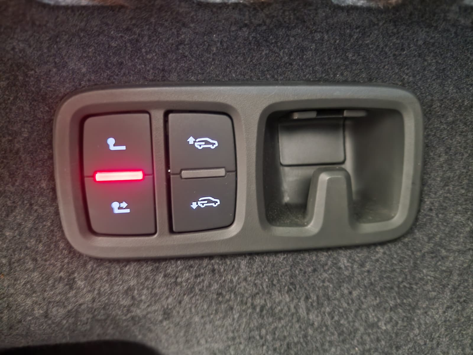 AUDI RSQ8 quattro tiptronic-image-17