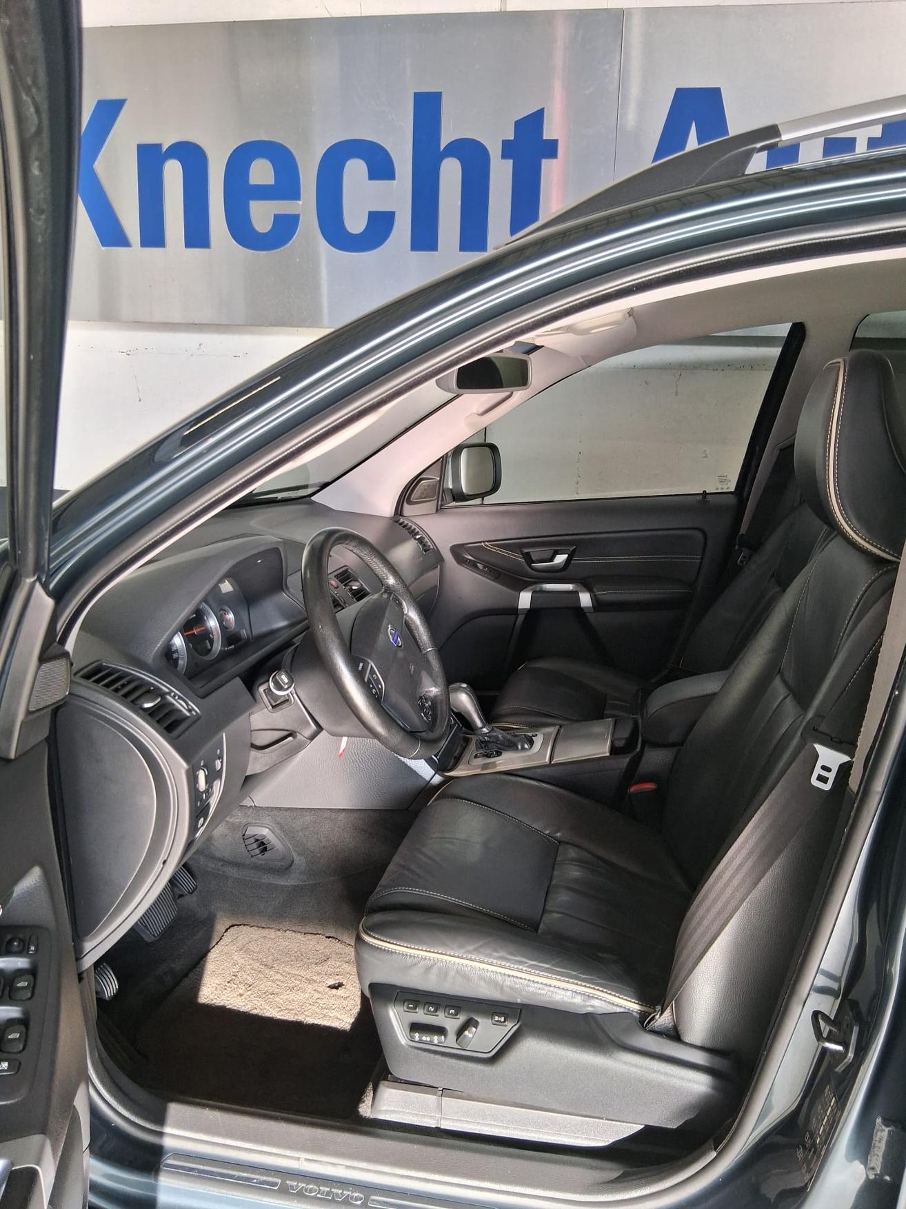 VOLVO XC90 2.4D5 Executive 7P. AWD-image-10