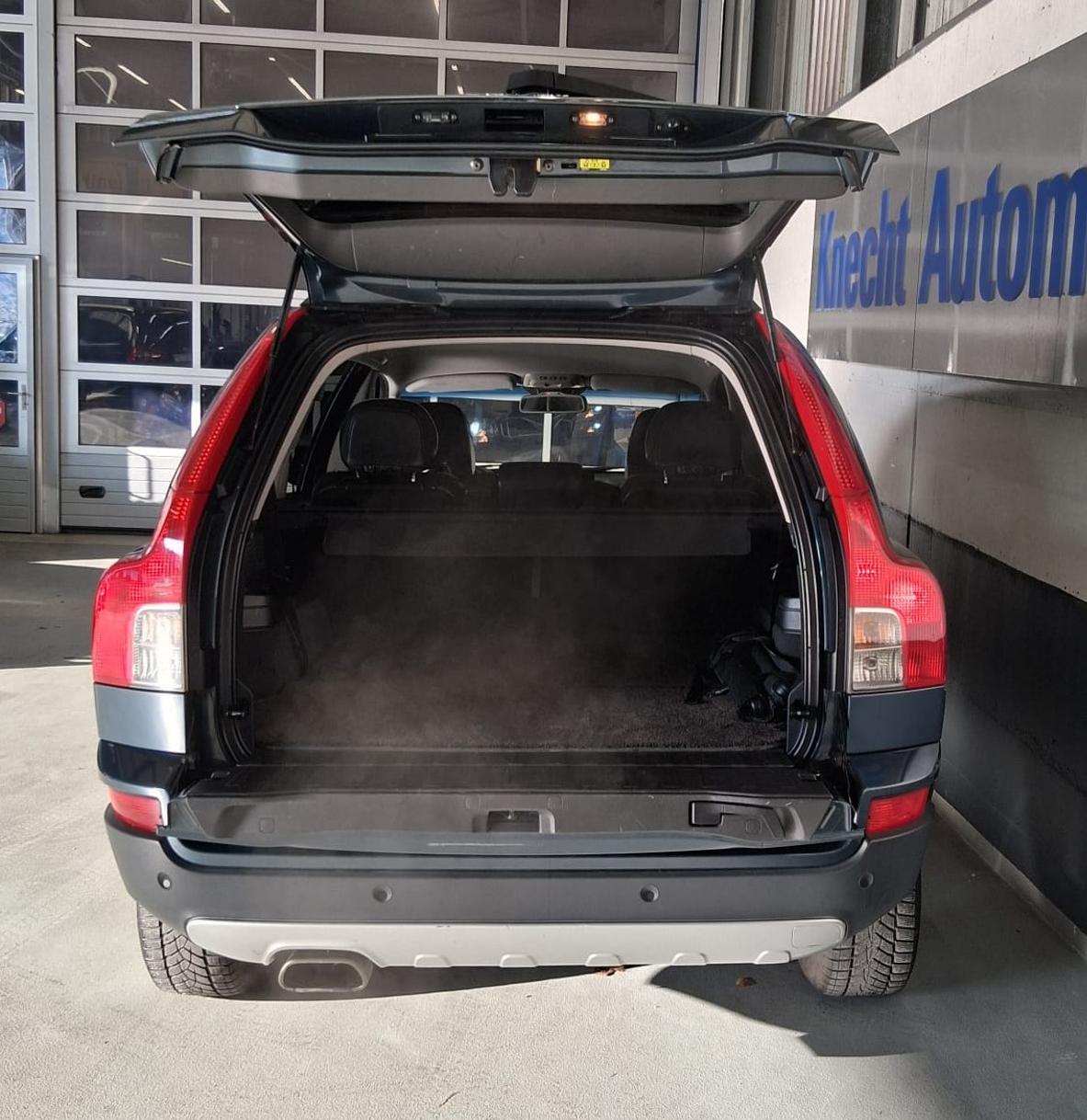 VOLVO XC90 2.4D5 Executive 7P. AWD-image-4