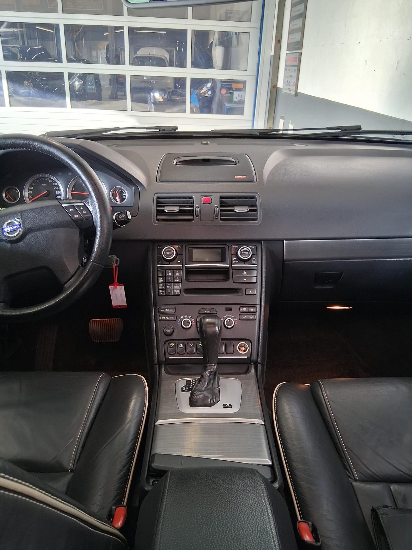 VOLVO XC90 2.4D5 Executive 7P. AWD-image-14