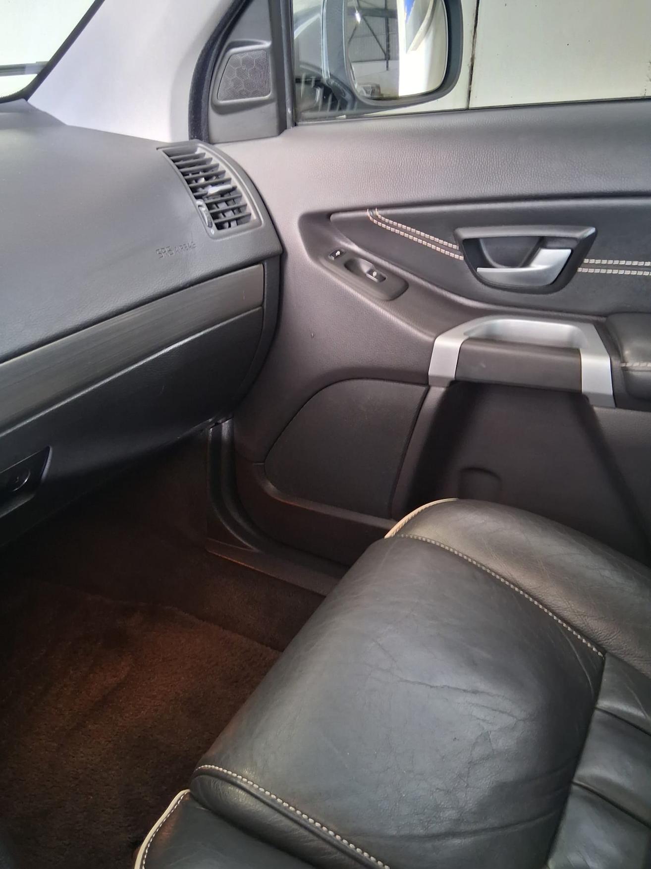 VOLVO XC90 2.4D5 Executive 7P. AWD-image-17
