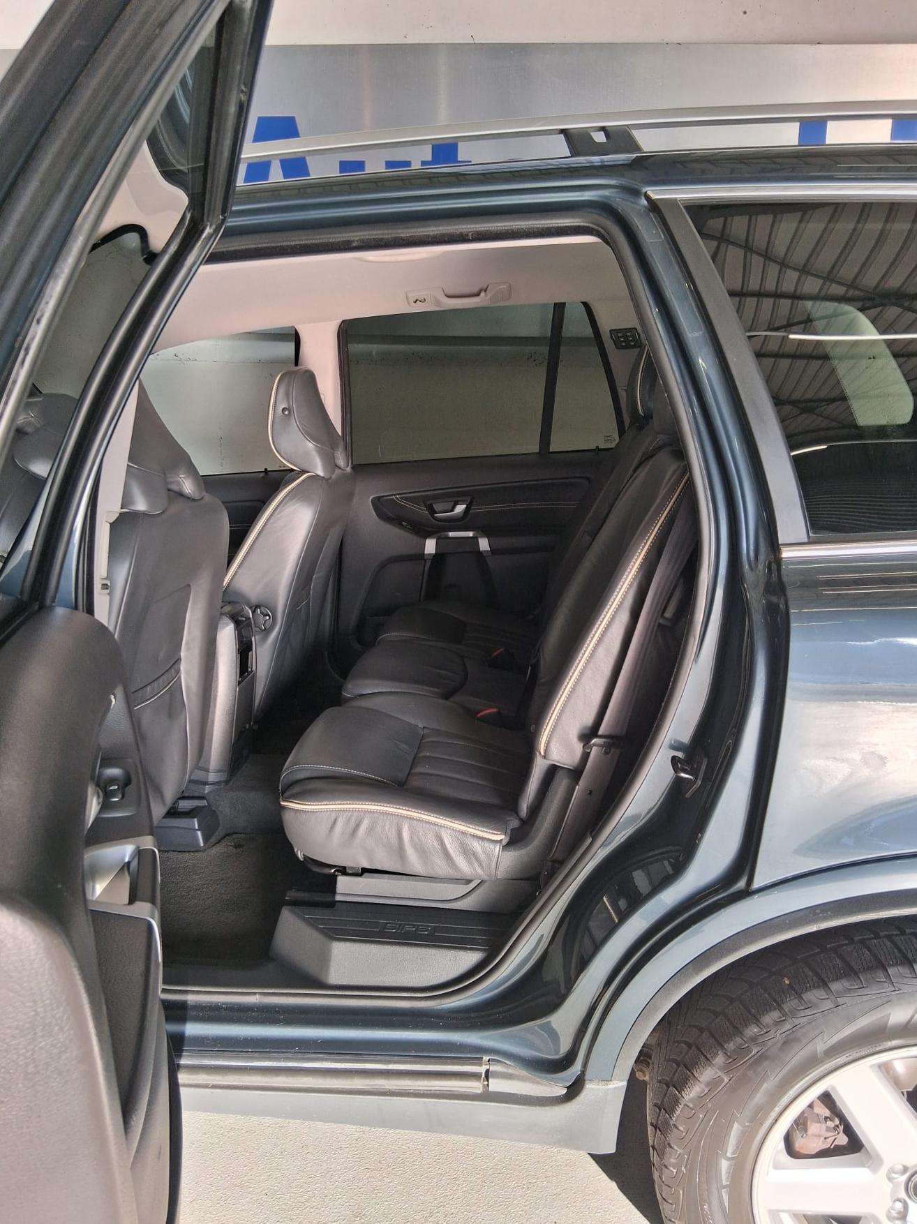 VOLVO XC90 2.4D5 Executive 7P. AWD-image-6