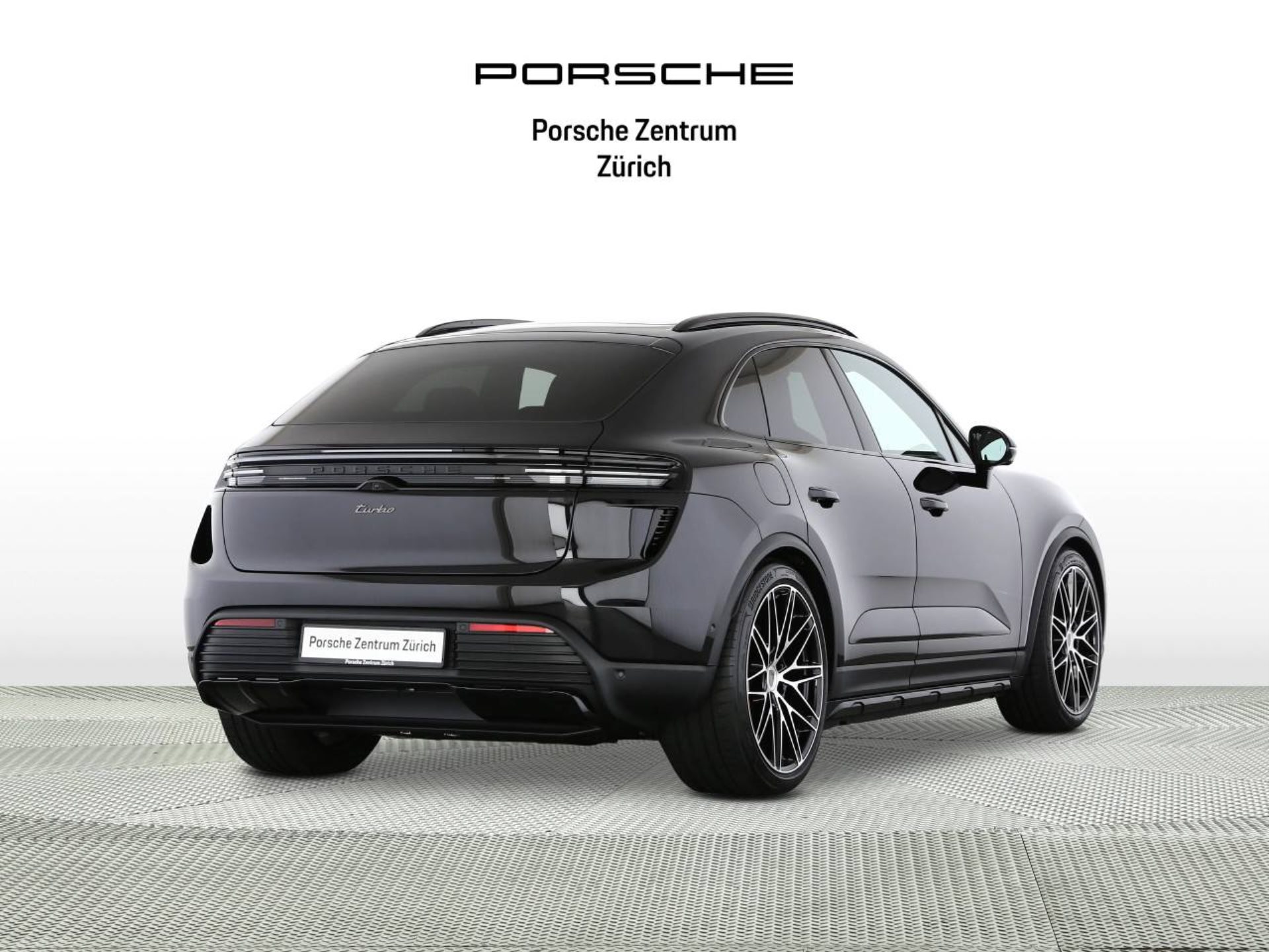 PORSCHE Macan Turbo-image-2