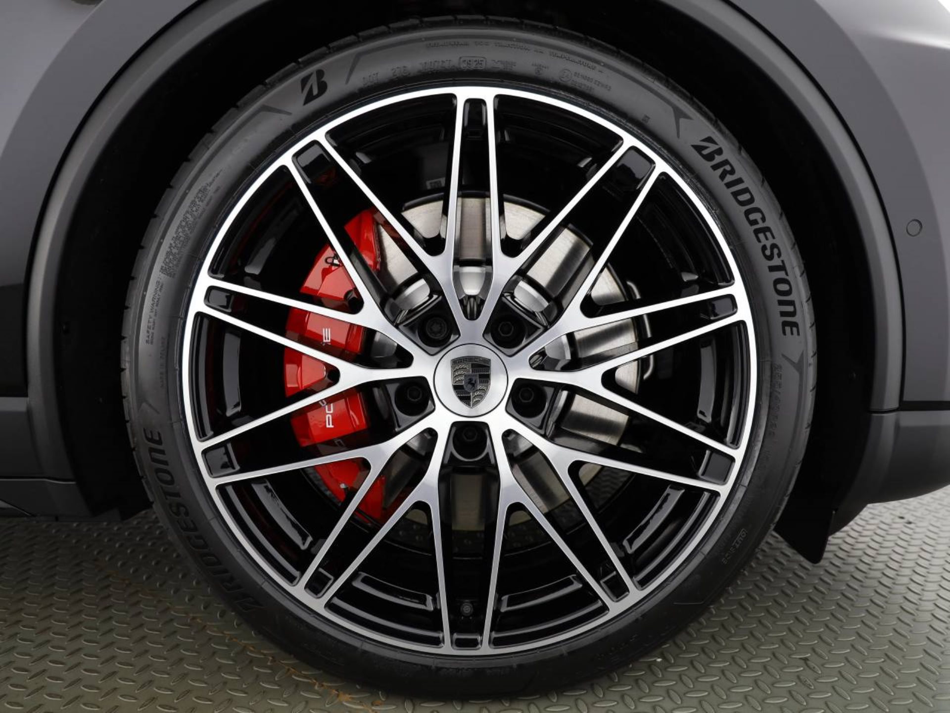 PORSCHE Macan Turbo-image-5