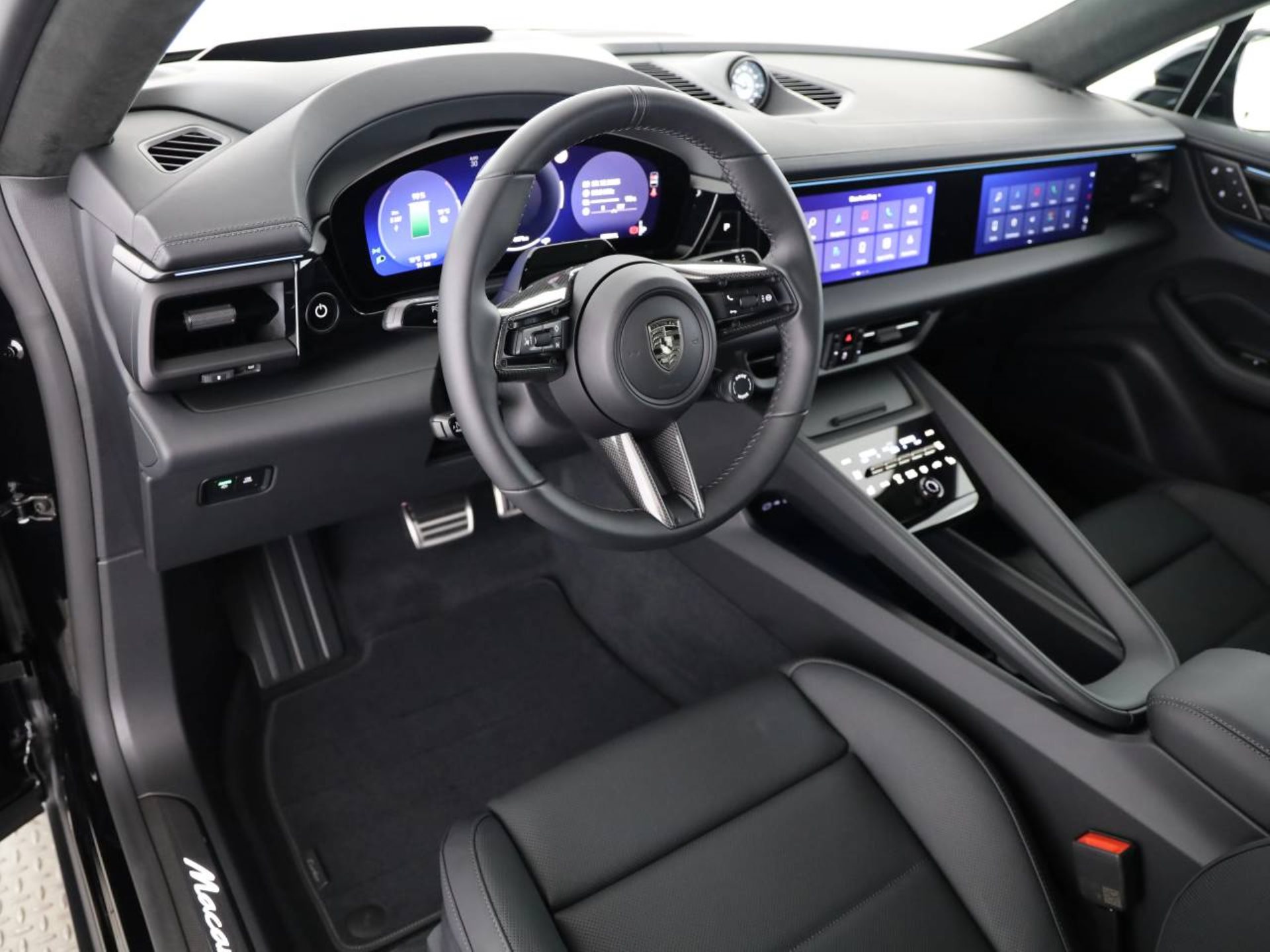 PORSCHE Macan Turbo-image-9