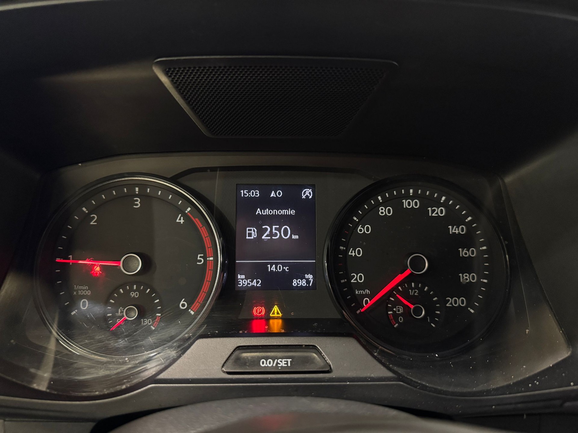 VW Crafter 35 2.0 TDI L4-image-8
