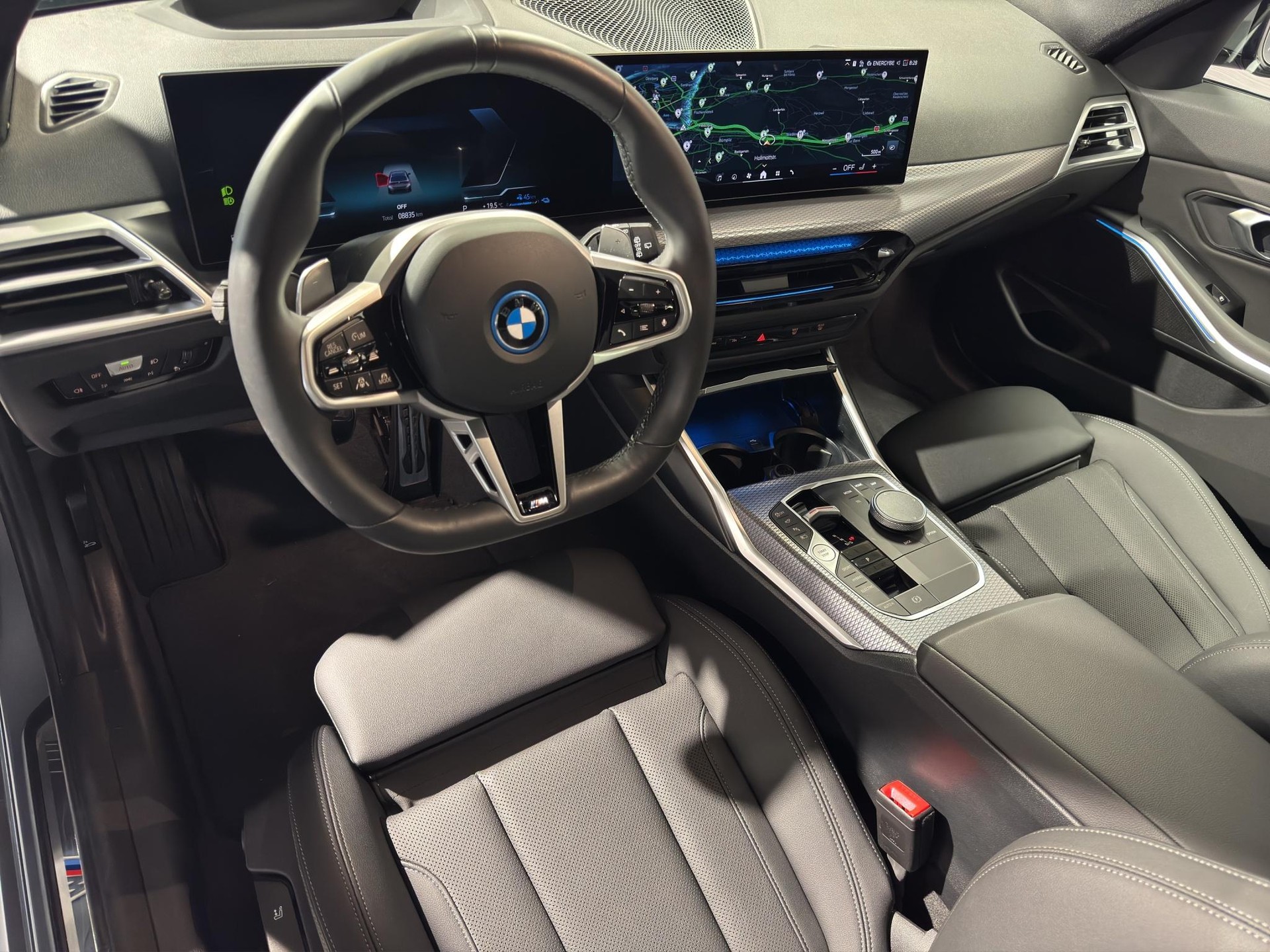 BMW 330e xDrive M Sport Touring M Sport-image-8