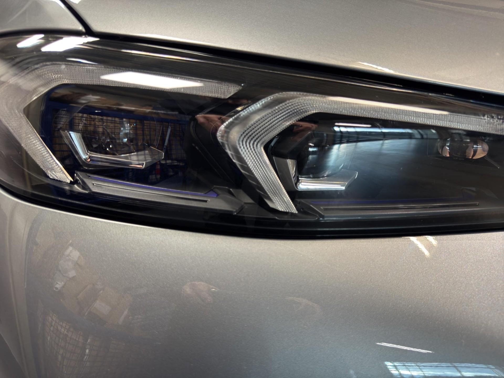 BMW 330e xDrive M Sport Touring M Sport-image-6