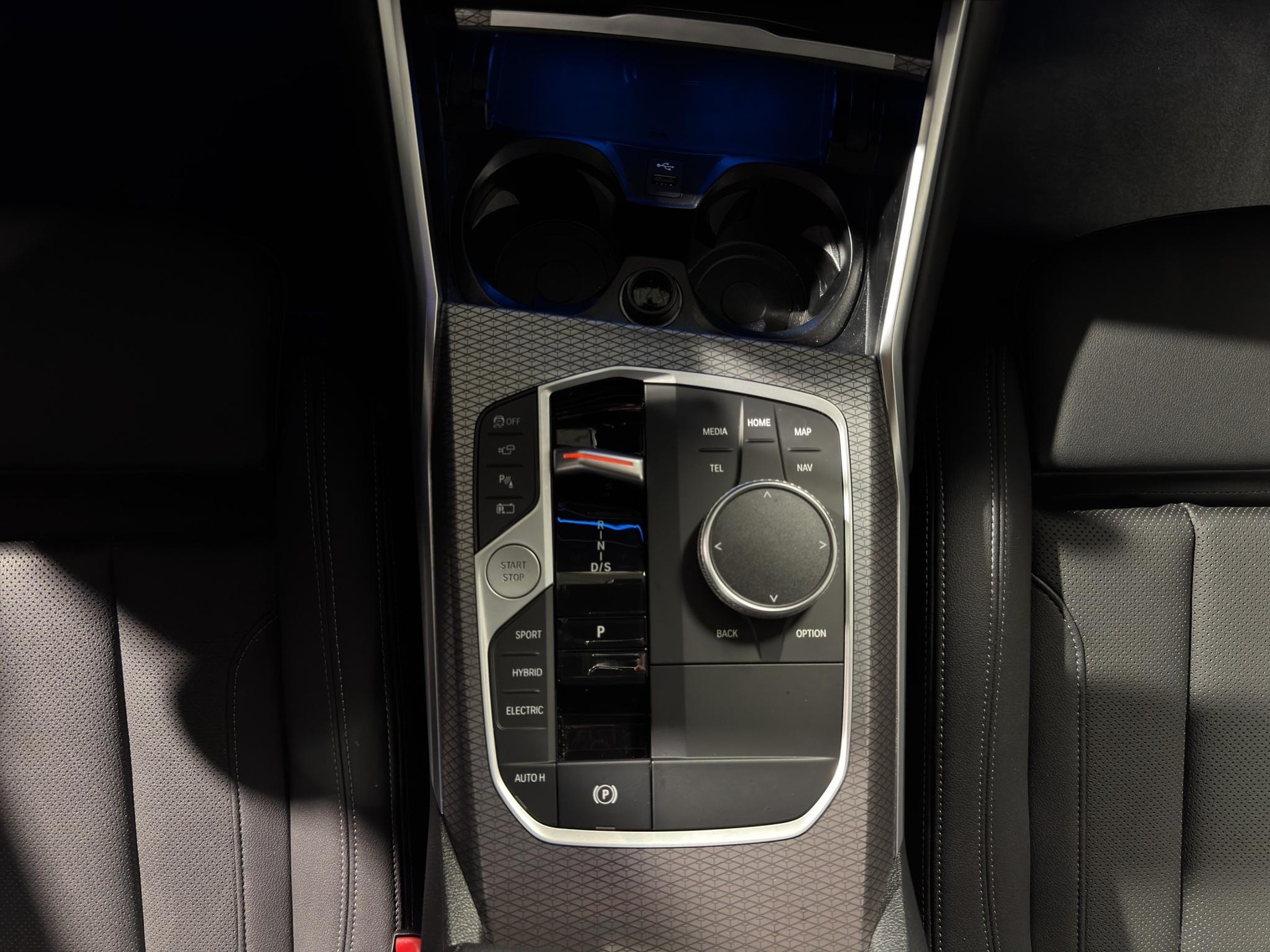BMW 330e xDrive M Sport Touring M Sport-image-10