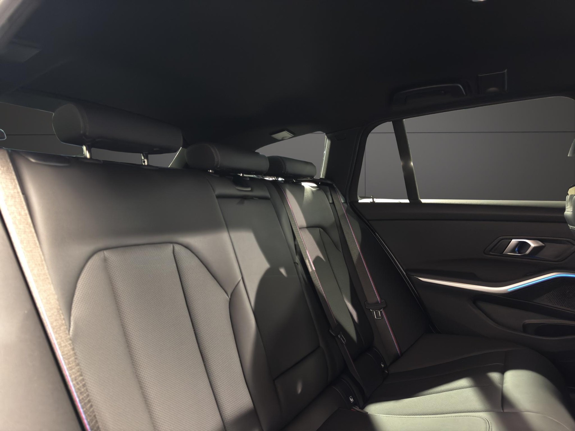 BMW 330e xDrive M Sport Touring M Sport-image-17