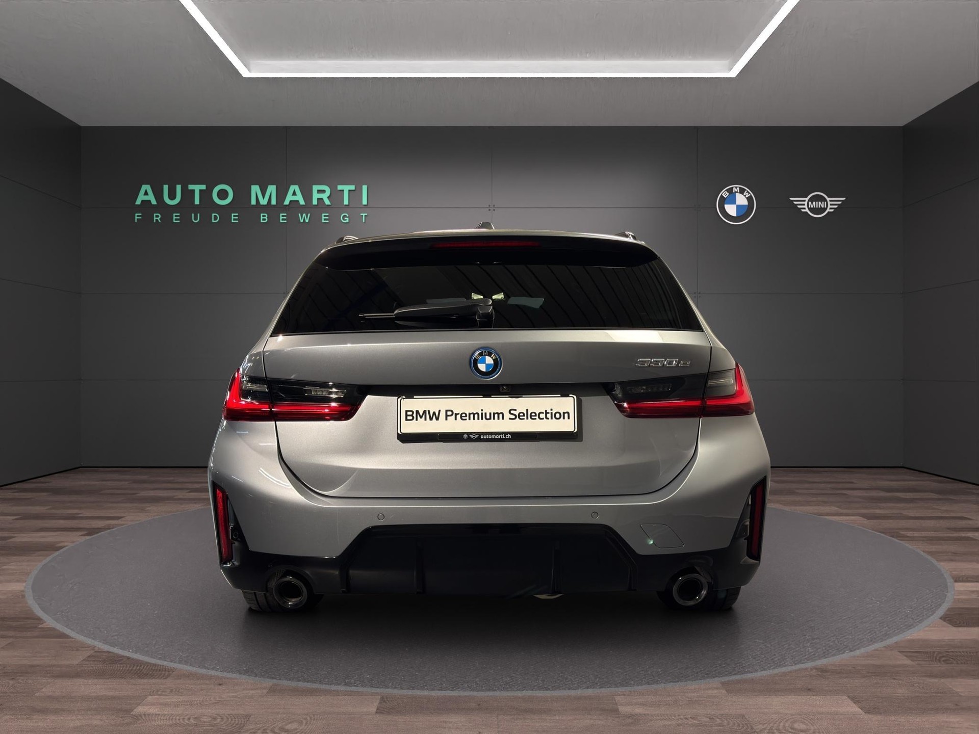 BMW 330e xDrive M Sport Touring M Sport-image-3