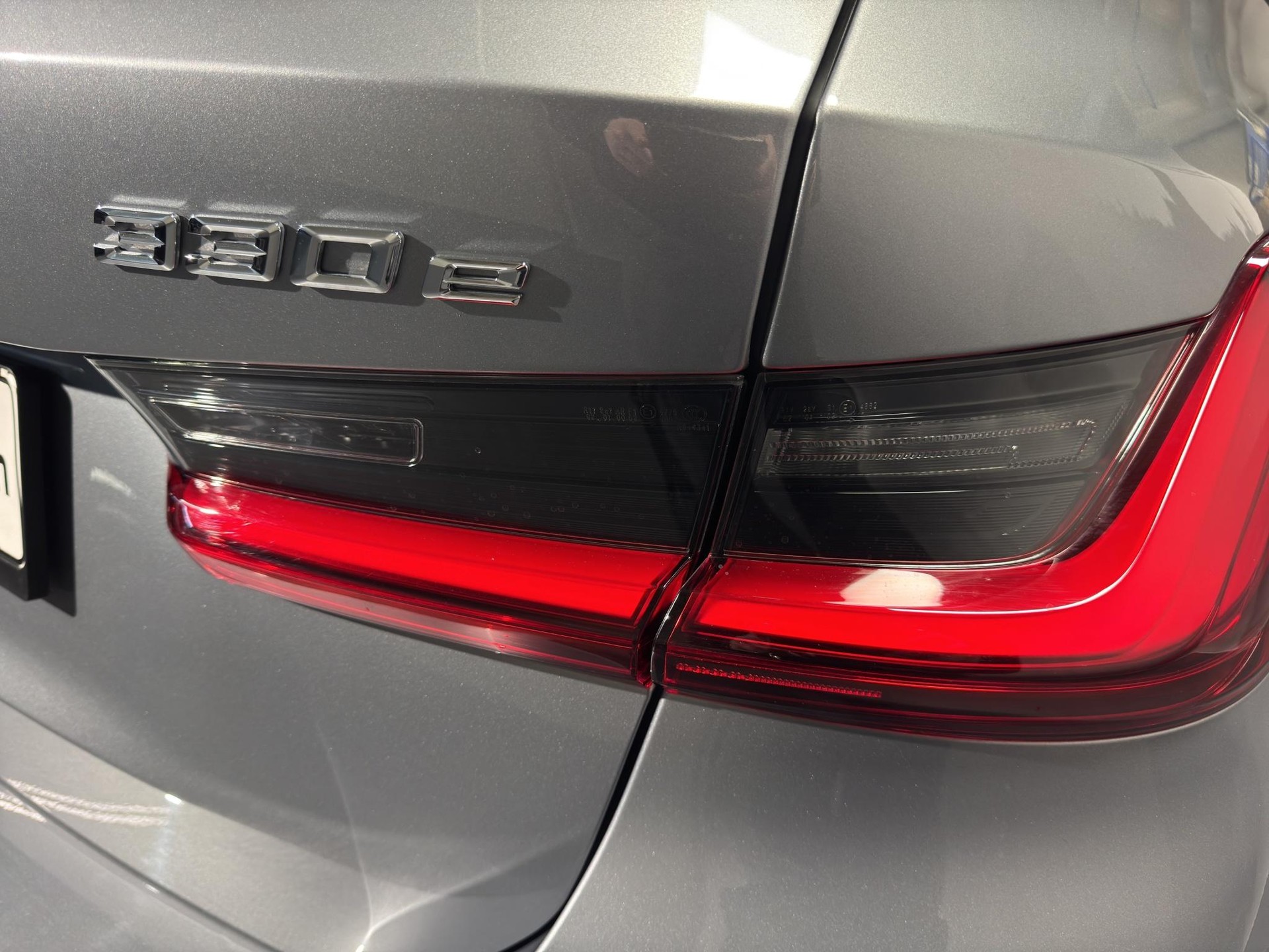 BMW 330e xDrive M Sport Touring M Sport-image-7