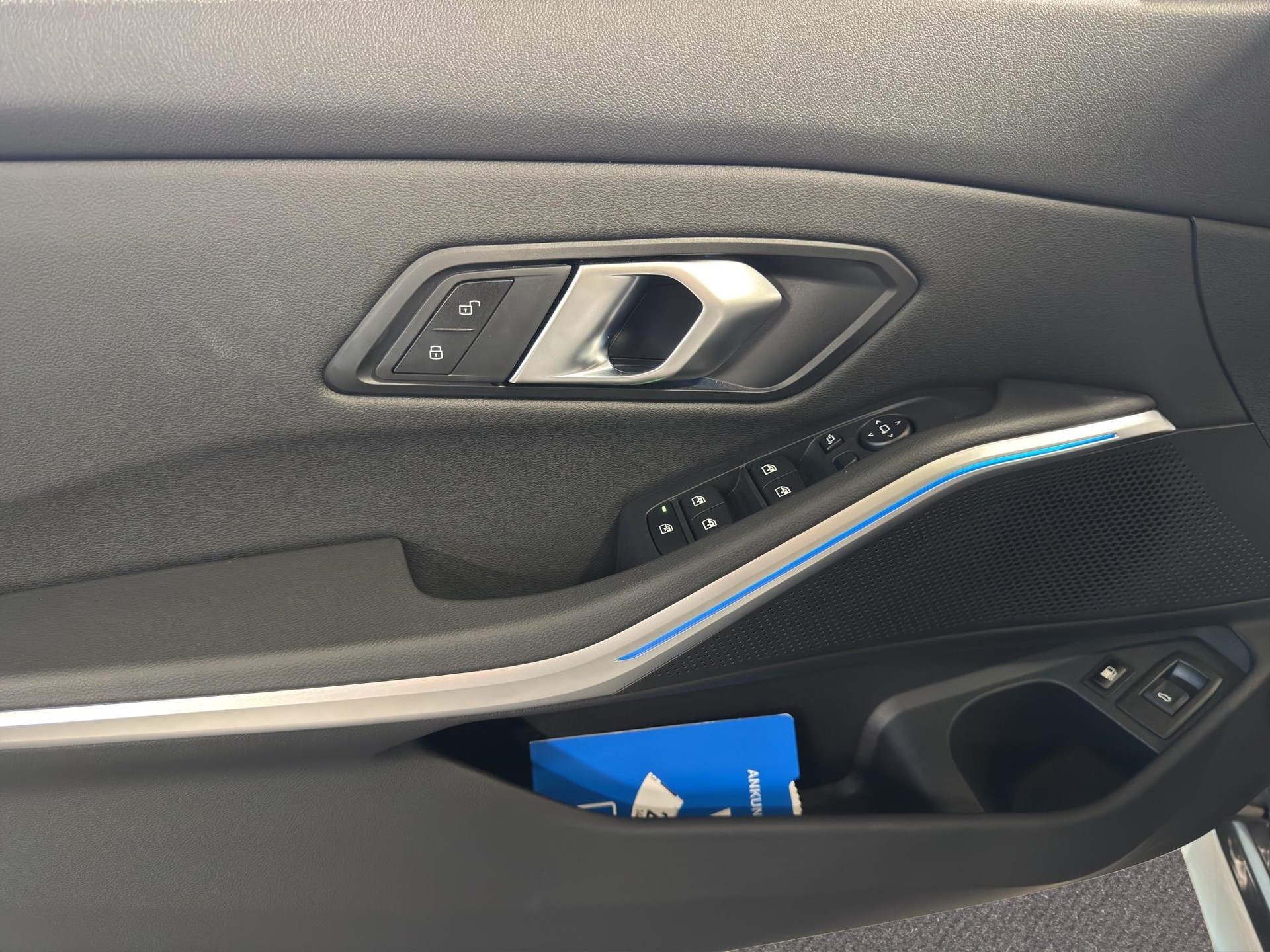 BMW 330e xDrive M Sport Touring M Sport-image-12