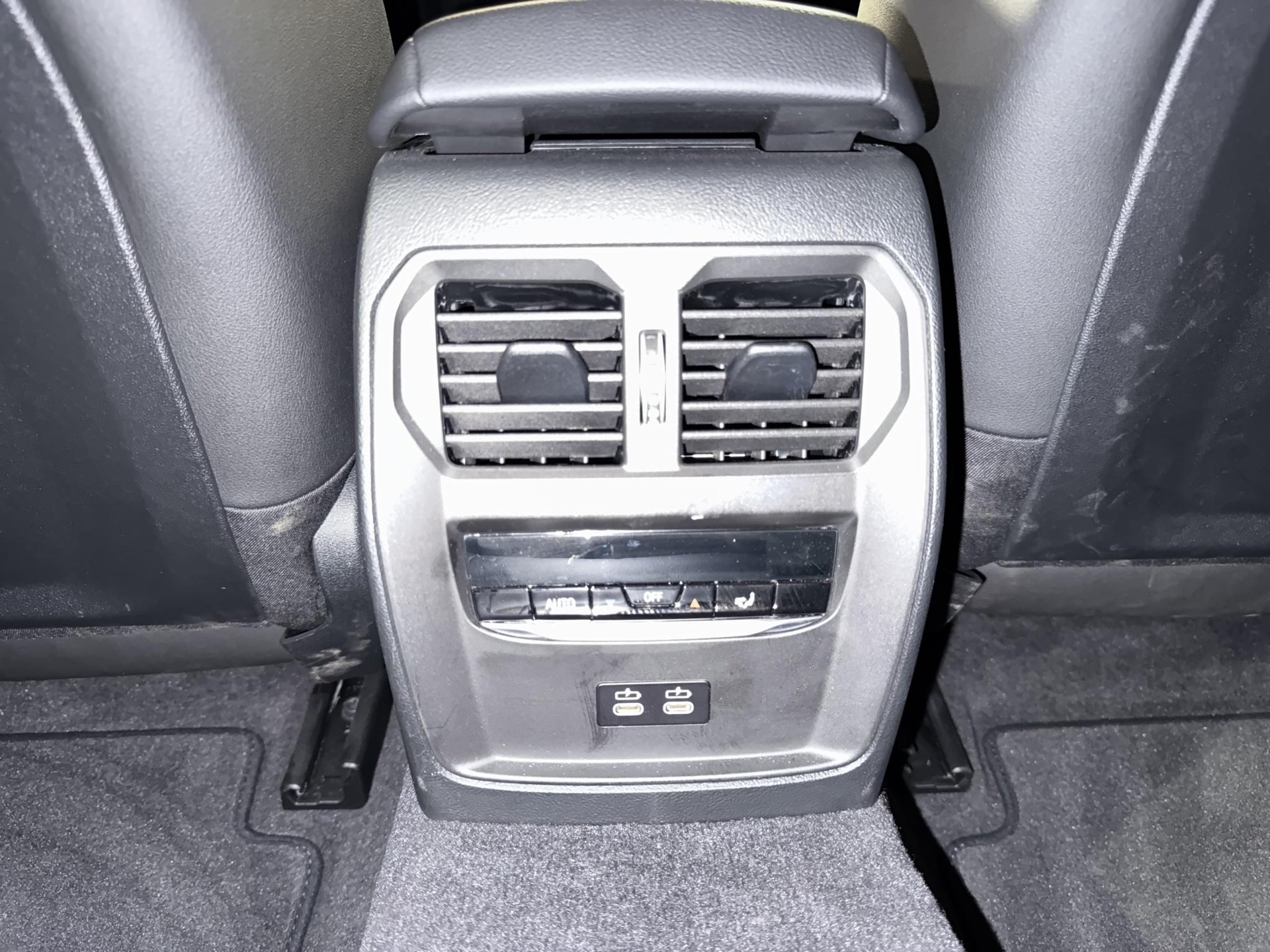 BMW 330e xDrive M Sport Touring M Sport-image-11