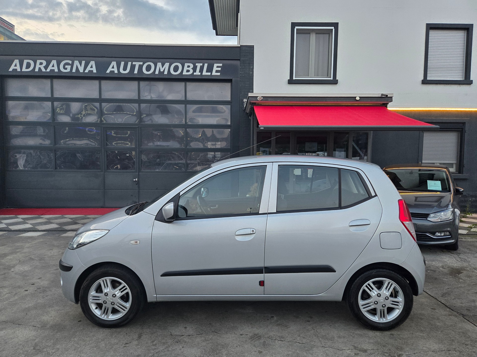 HYUNDAI i10 1.1 Style Automatic-image-1
