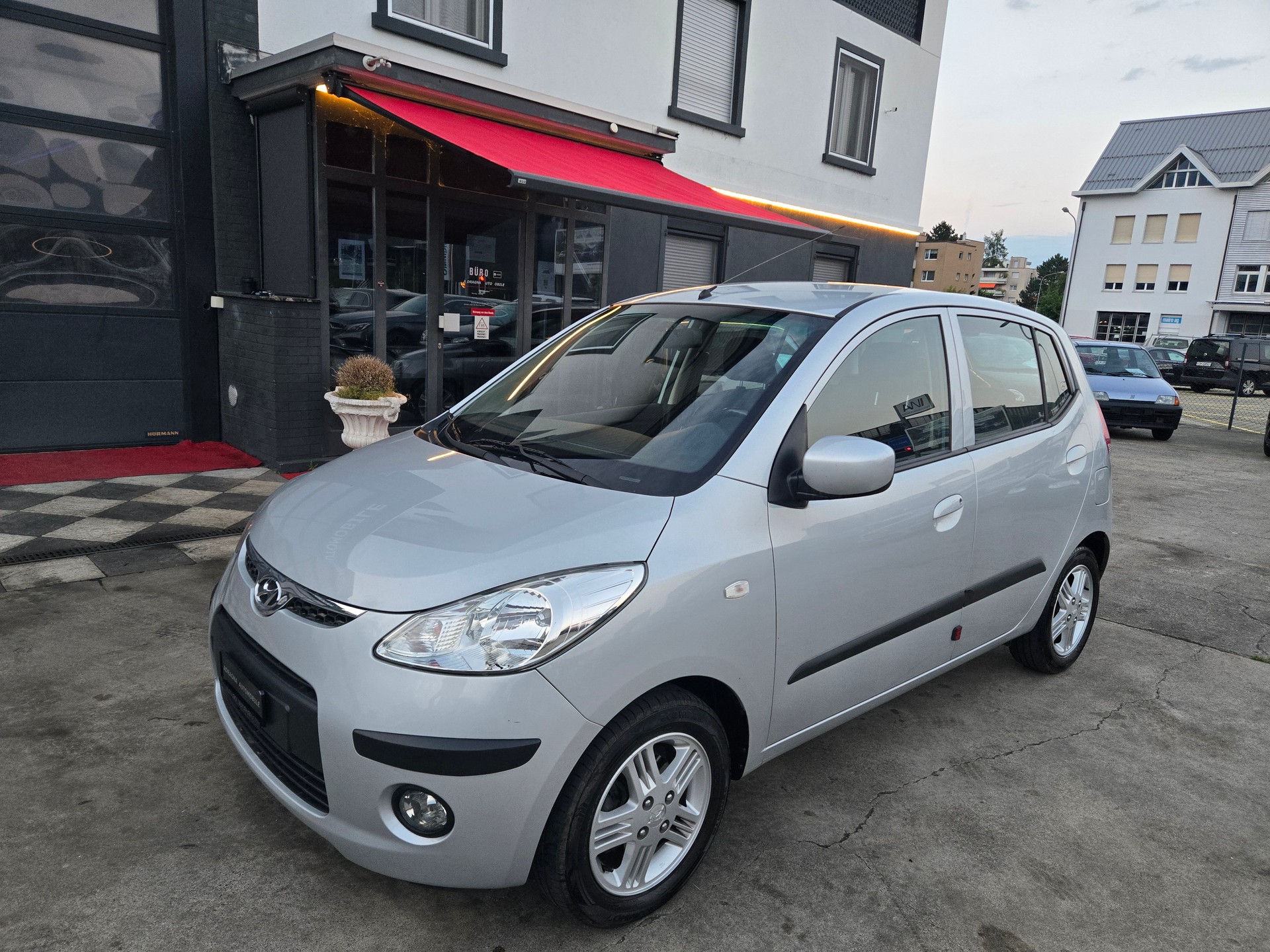 HYUNDAI i10 1.1 Style Automatic-image-0