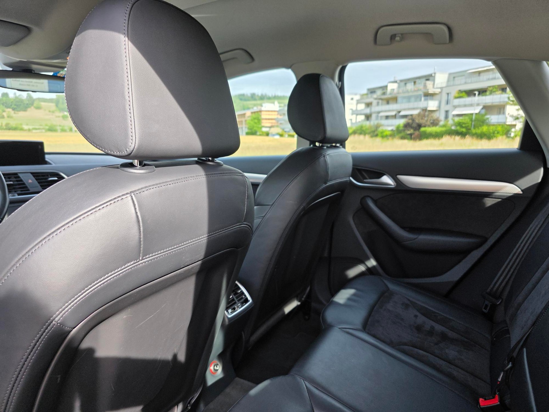 AUDI Q3 2.0 TFSI sport quattro S-tronic-image-11