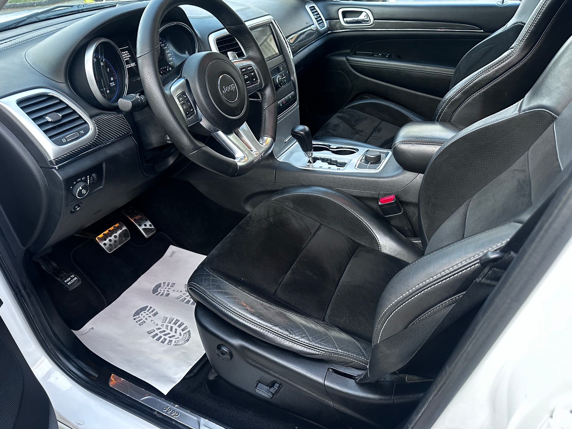 JEEP Grand Cherokee 6.4 SRT8 Automatic-image-7