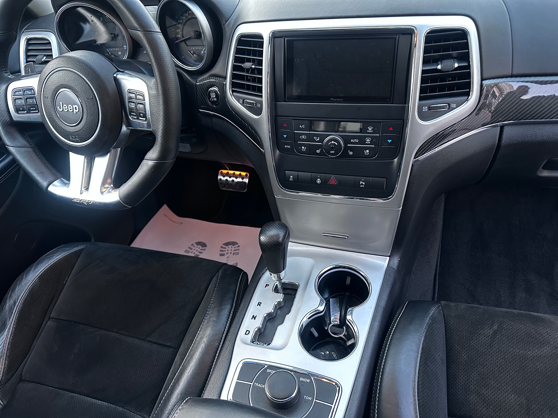 JEEP Grand Cherokee 6.4 SRT8 Automatic-image-15