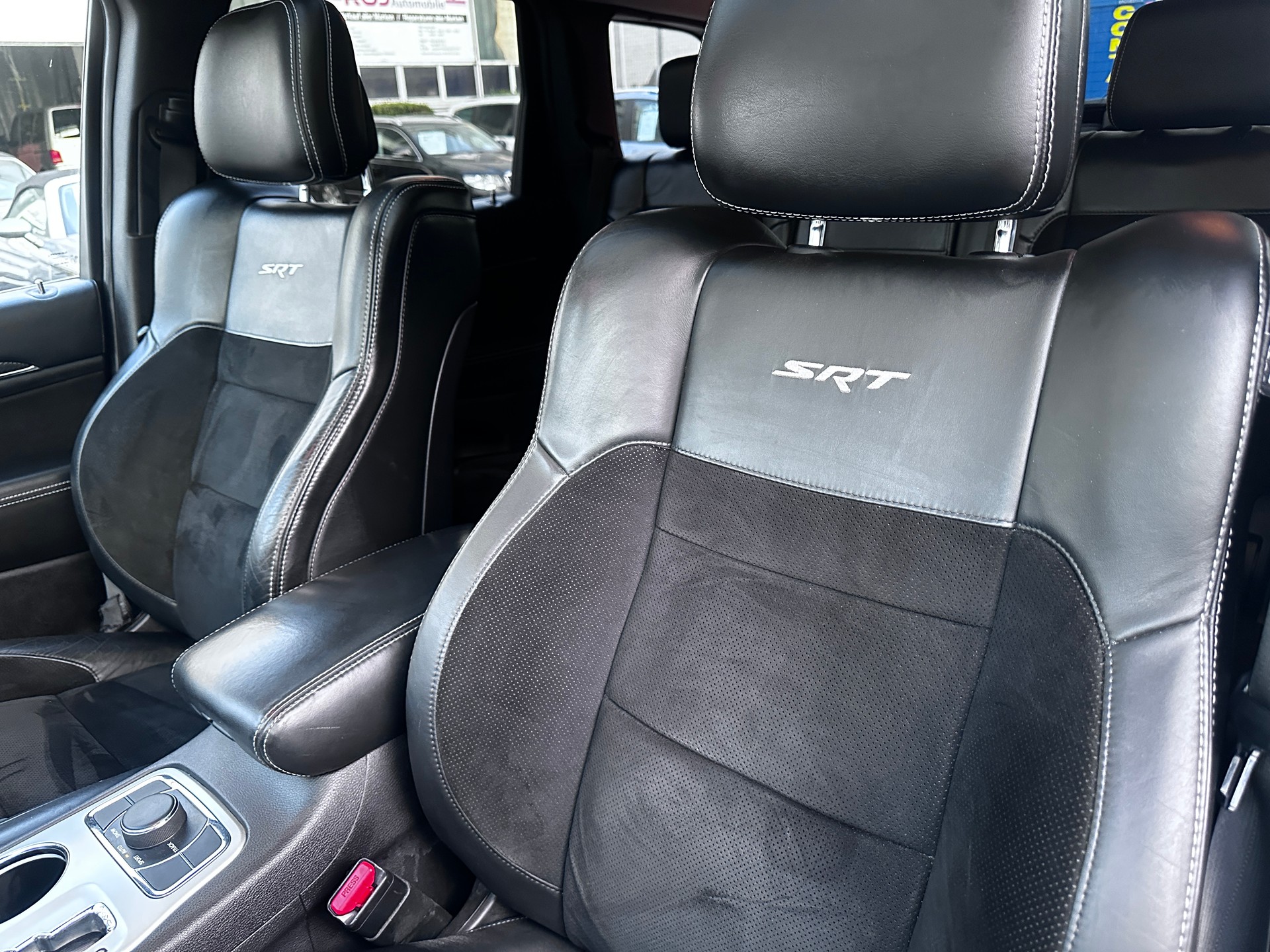 JEEP Grand Cherokee 6.4 SRT8 Automatic-image-18