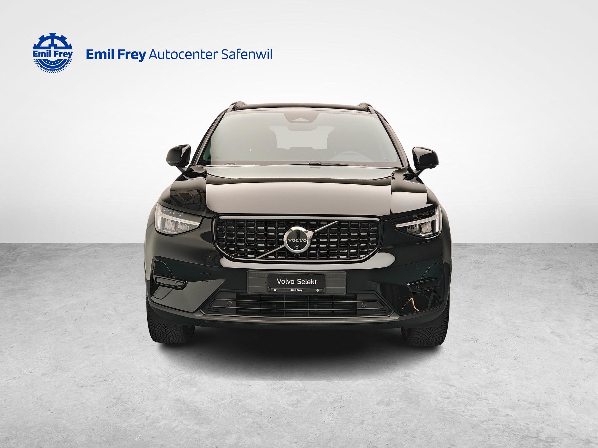 VOLVO XC40 2.0 B3 MH Plus Dark-image-7