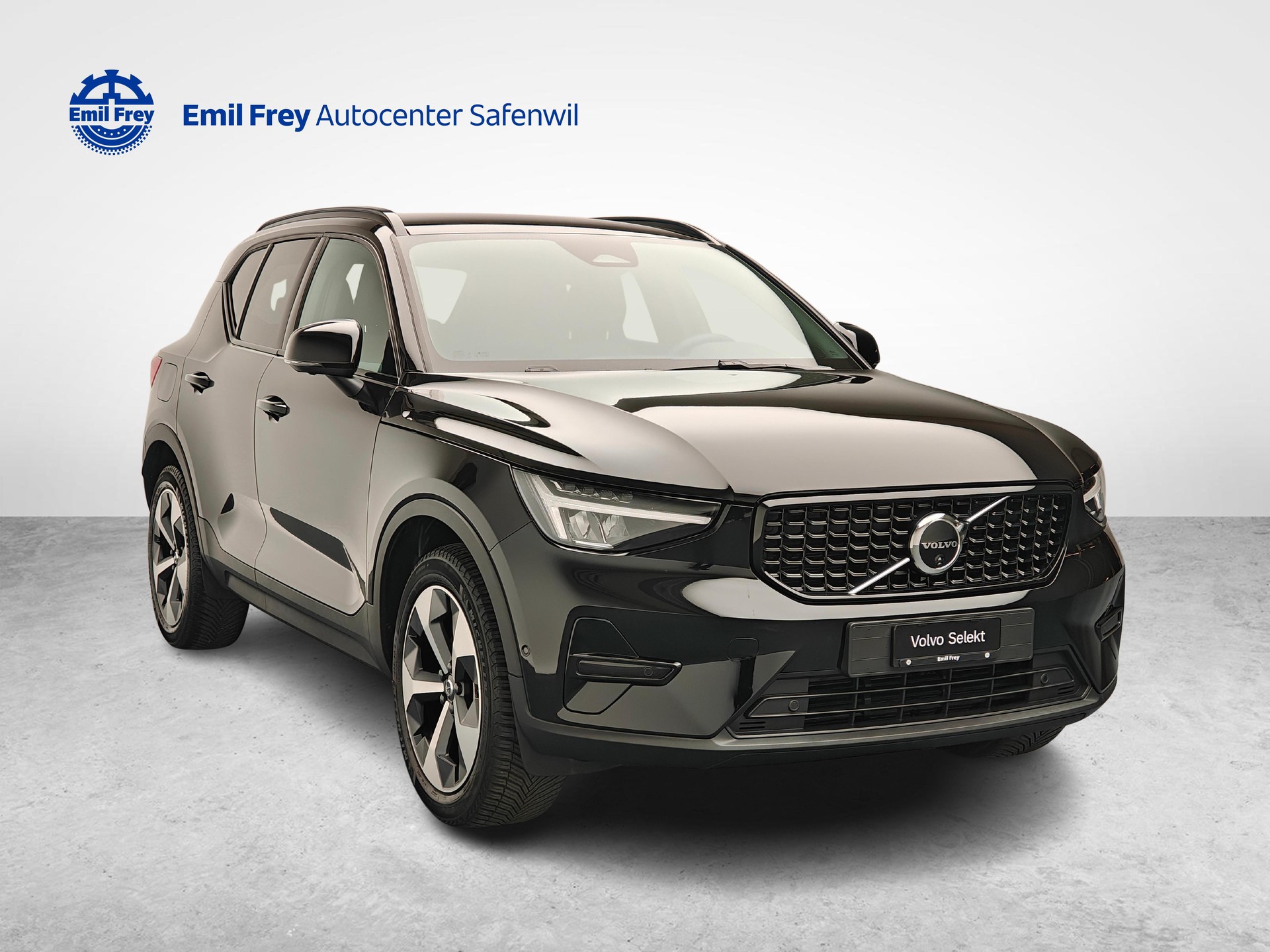 VOLVO XC40 2.0 B3 MH Plus Dark-image-6