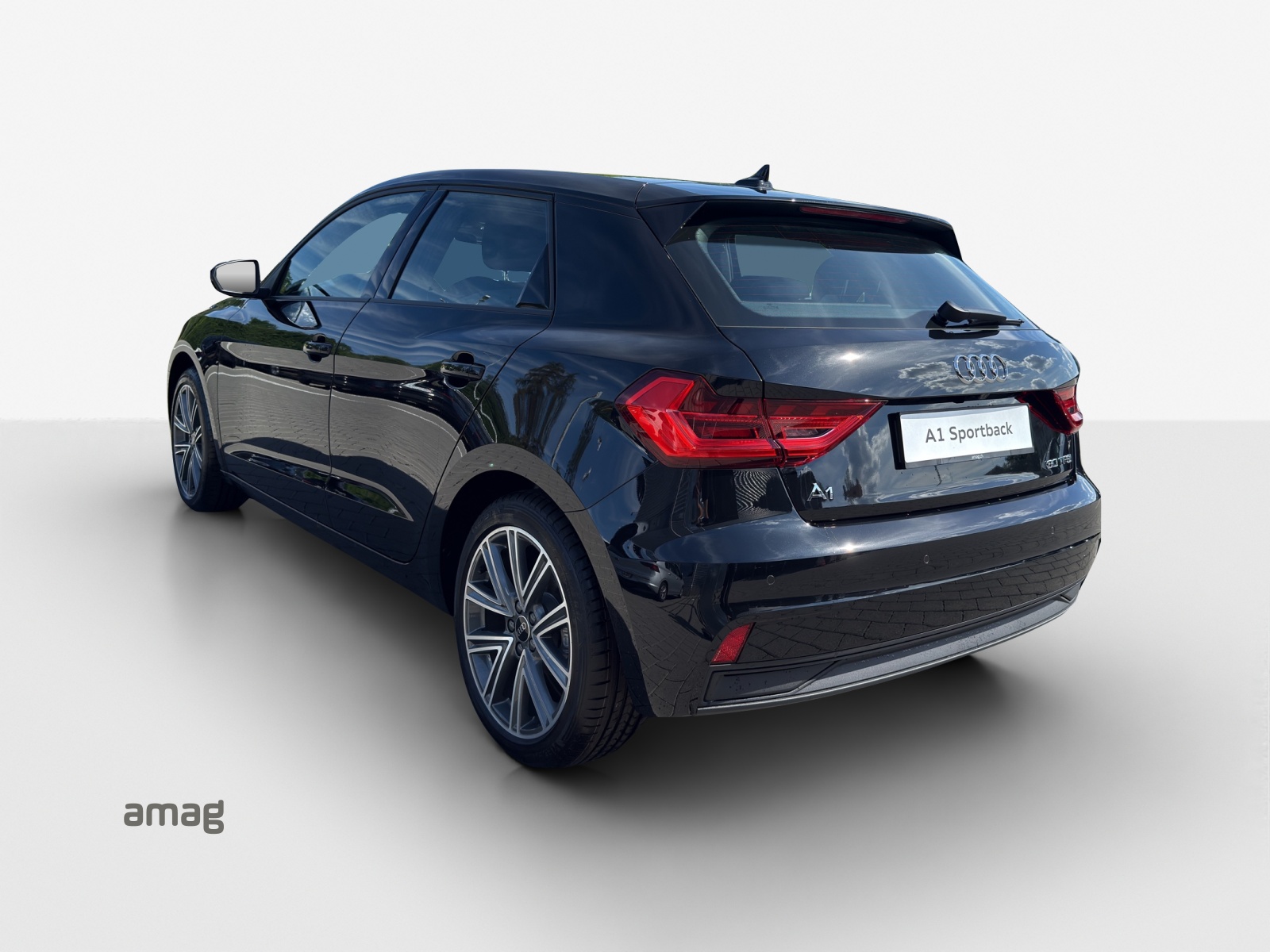 AUDI A1 Sportback 30 TFSI Attraction S-tronic-image-2